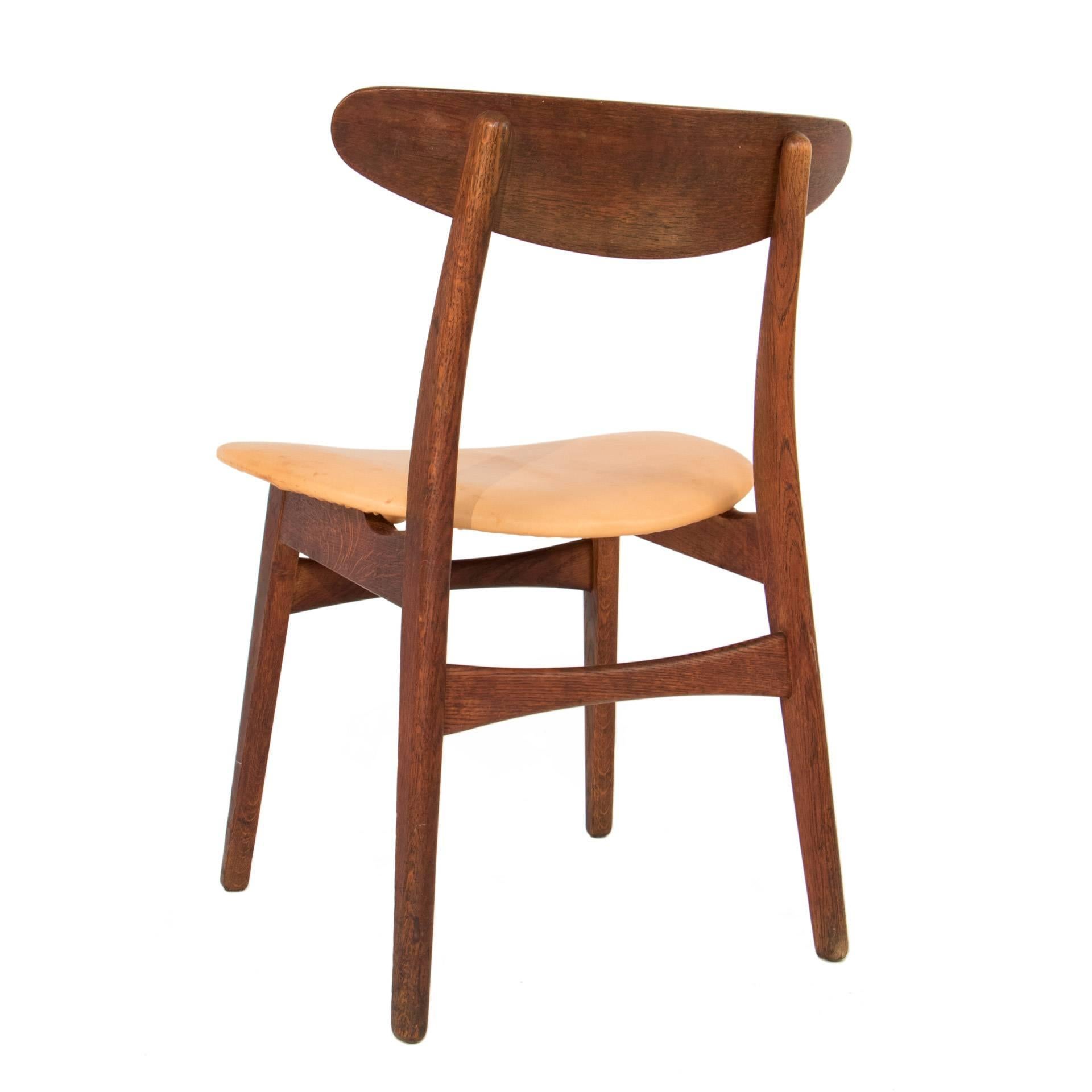 Mid-Century Modern Set of Eight Dining Chairs by Hans Wegner For Sale