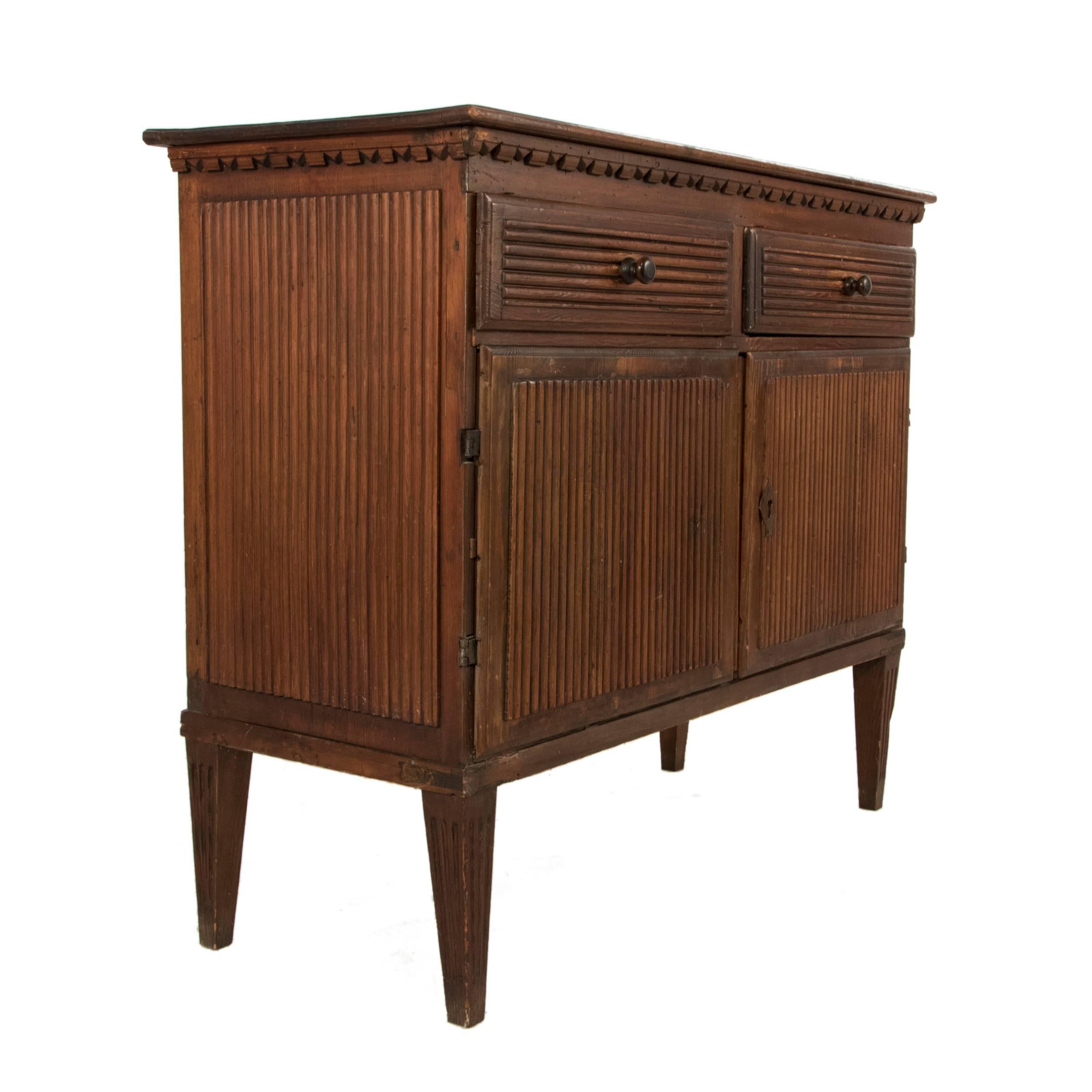 Gustation sideboard with two drawers and doors.