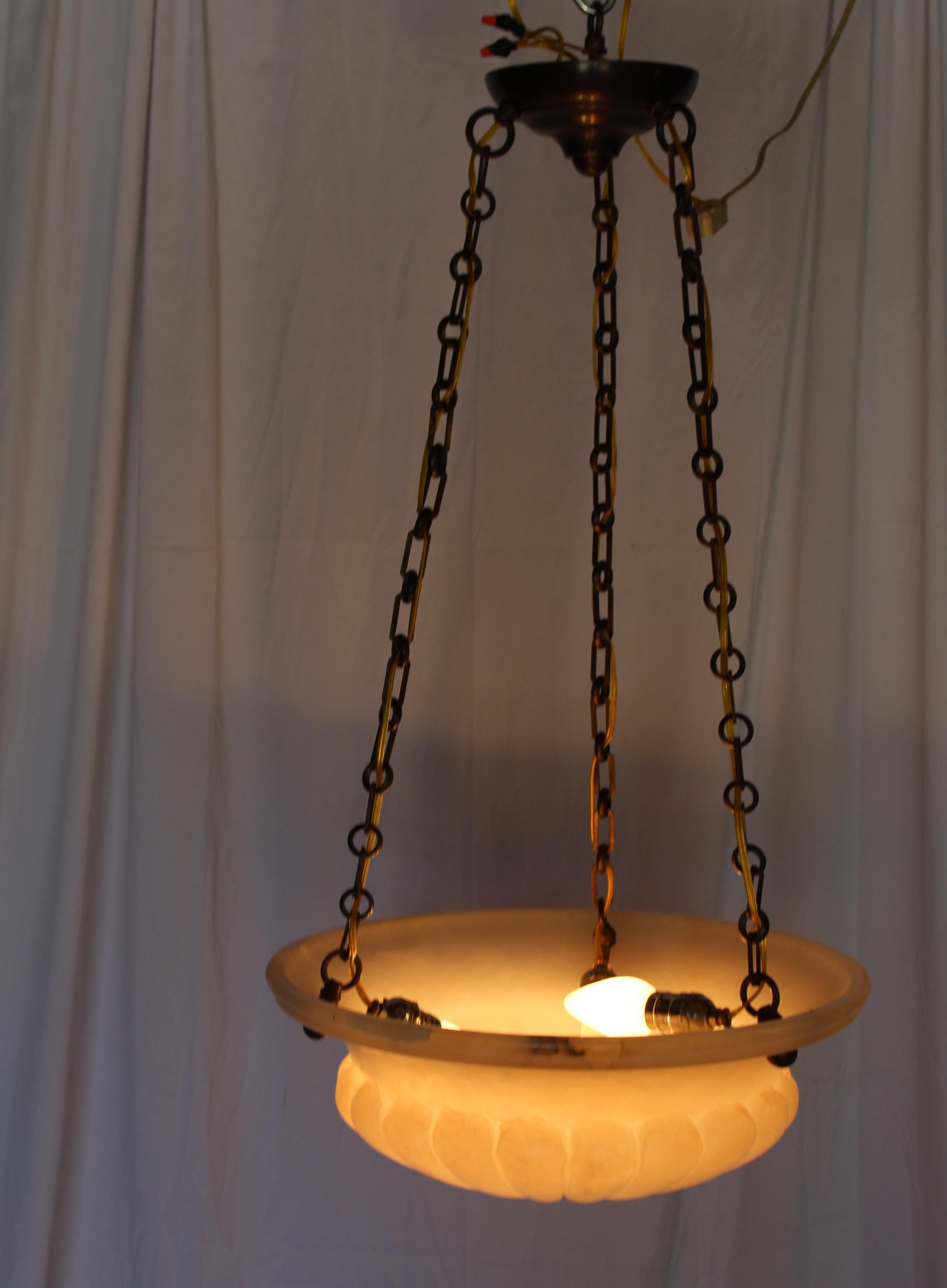 Moderne du milieu du siècle  Lustre en albâtre en vente 2