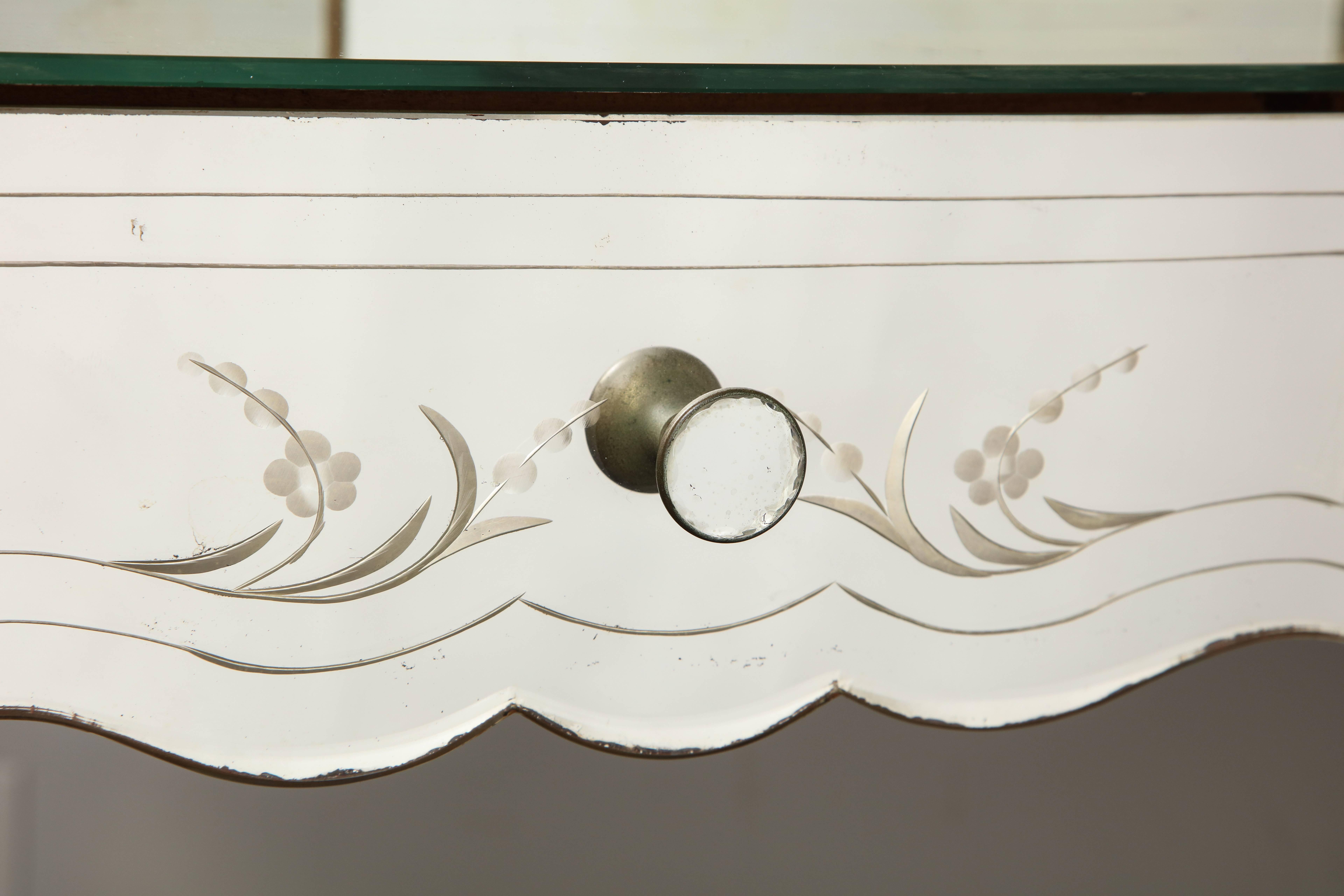 French Deco Mirrored Two-Drawer Vanity with Trifold Mirror In Good Condition In New York, NY