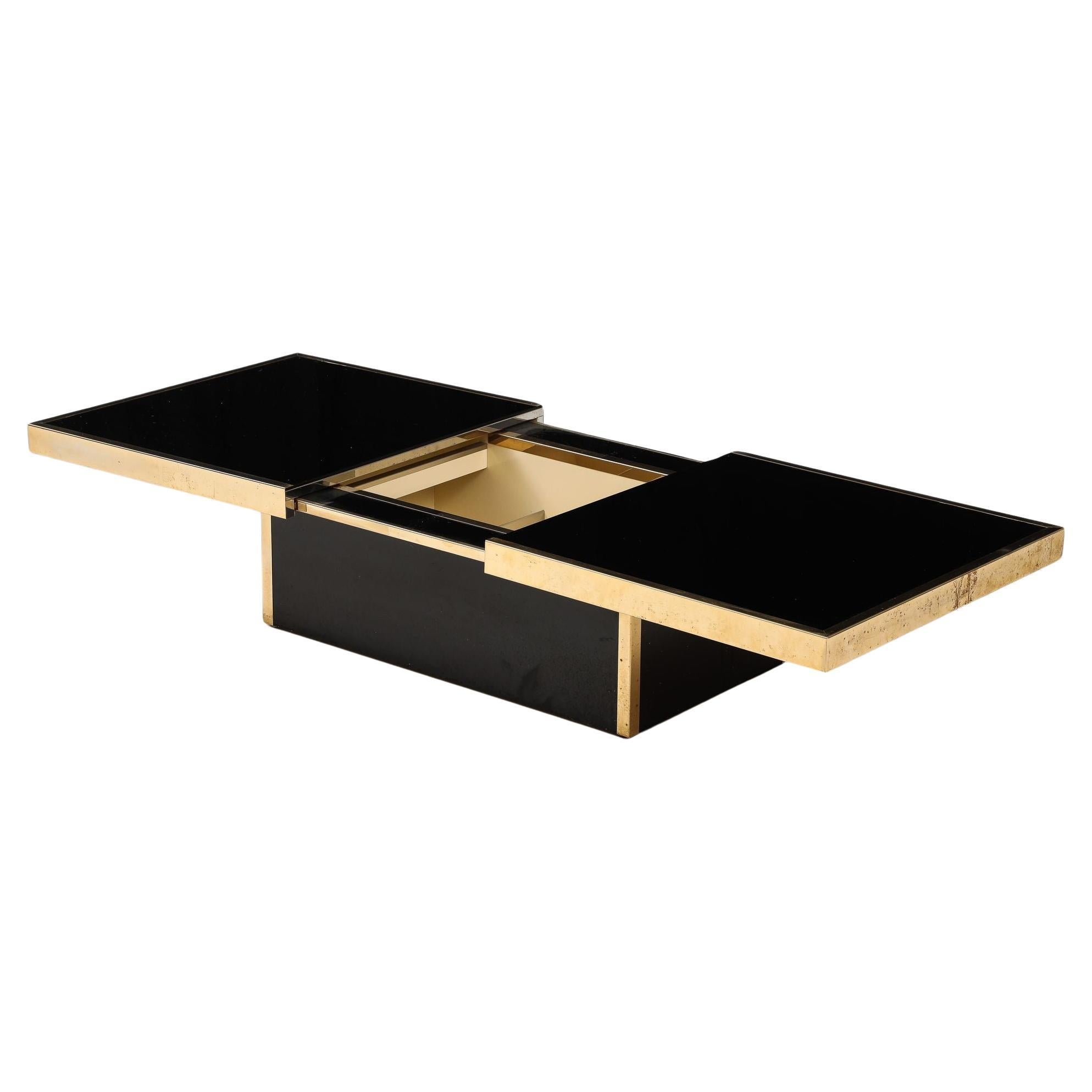 Table basse en verre French Opaline noir avec option centre ouvert garniture en laiton en vente