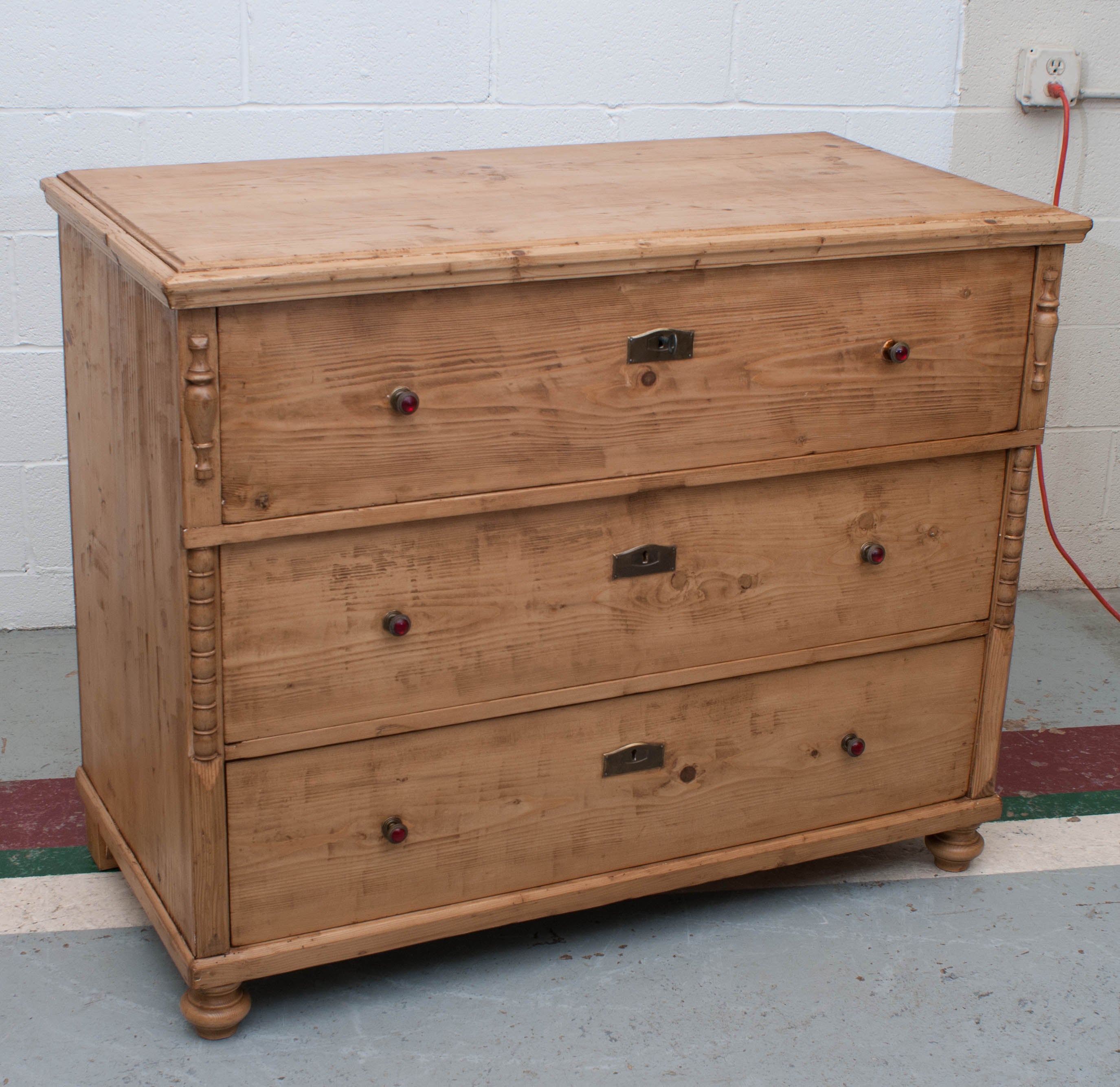 Pine Chest of Drawers