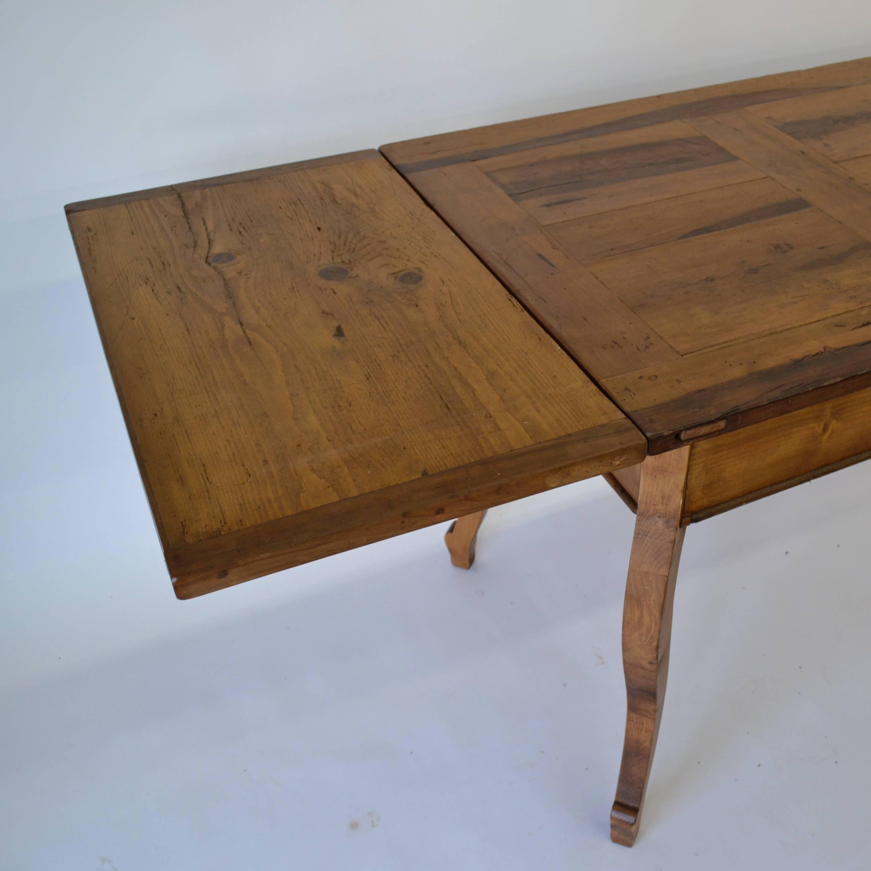 Polished Pine and Chestnut Cabriole Leg Draw Leaf Table