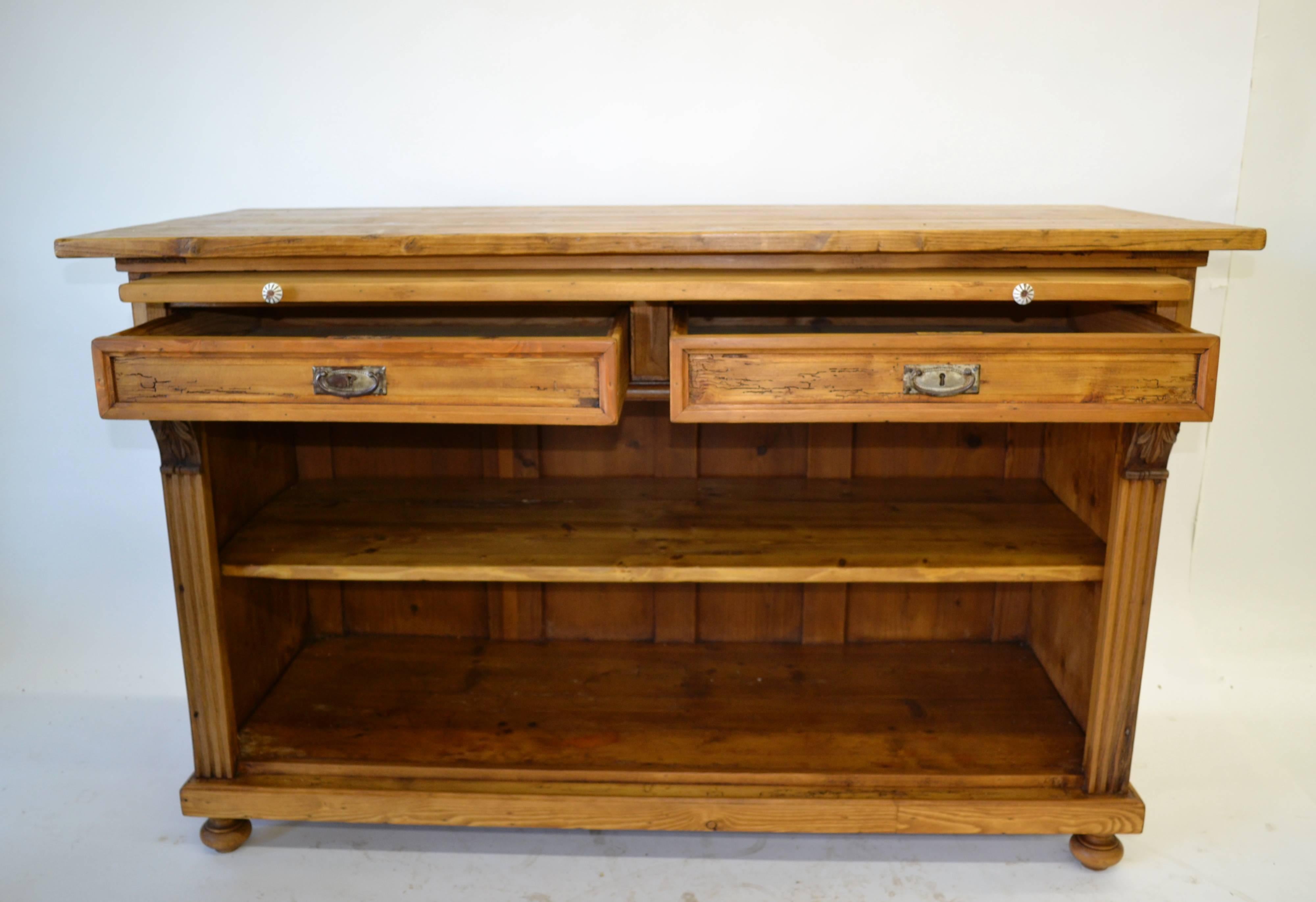Pine Shop Counter In Excellent Condition In Baltimore, MD