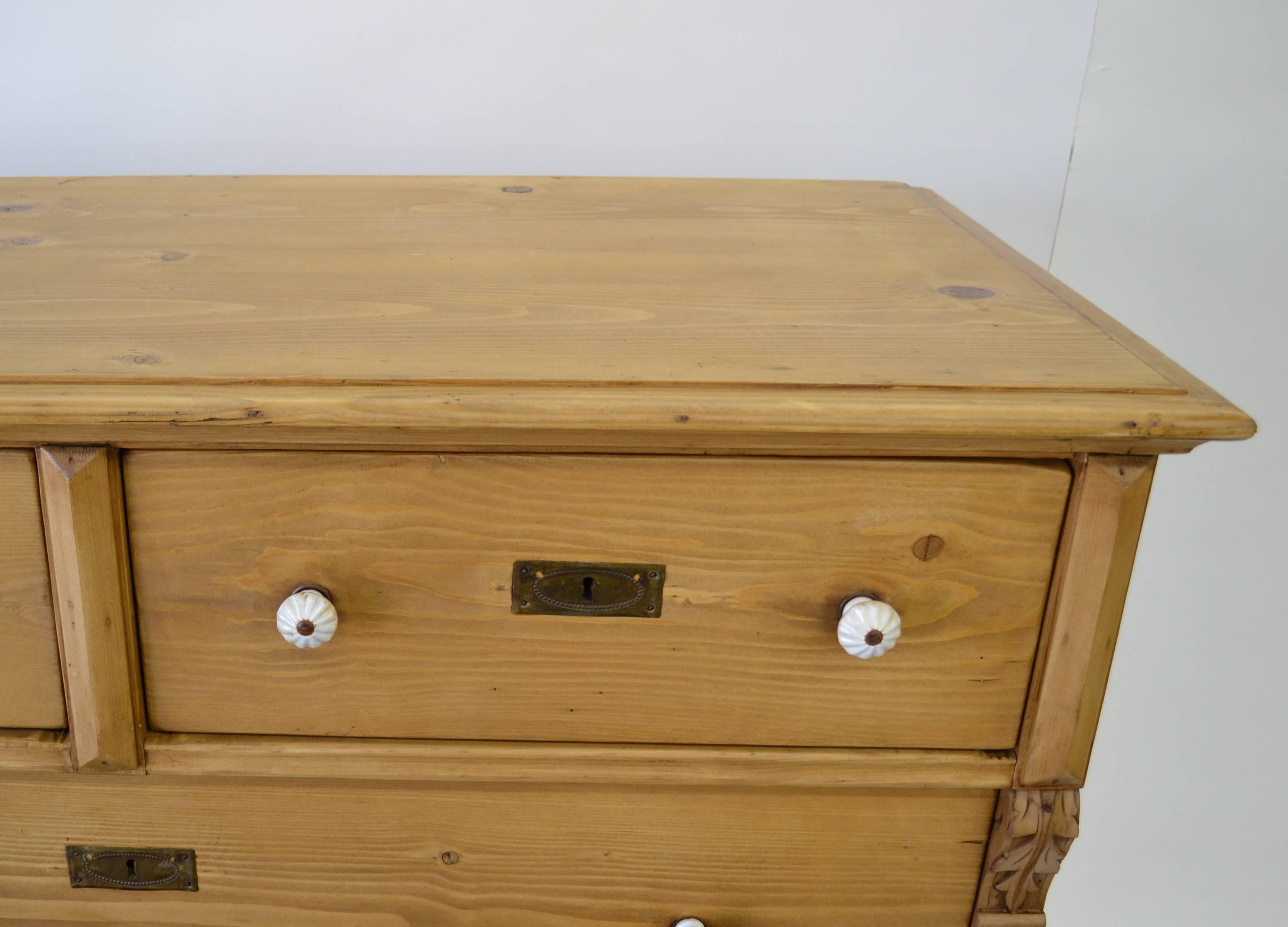 Pine Chest of Drawers 1