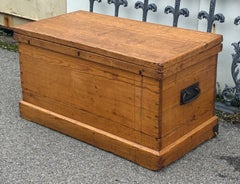 Baule o cassapanca inglese in pino