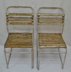 Paire de chaises bistro en acier tubulaire et bois dur