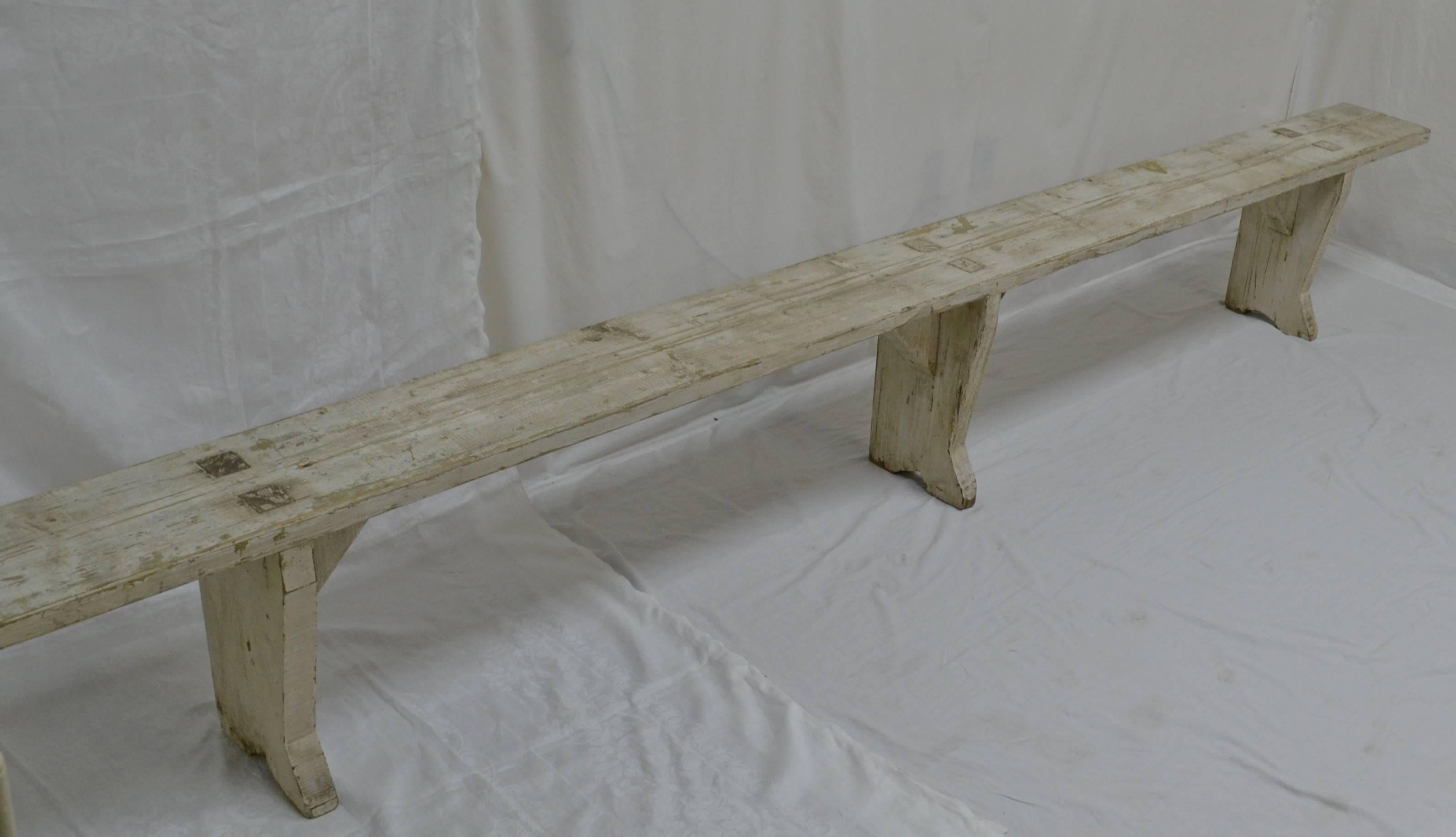 Very Long Painted Pine Bench In Excellent Condition In Baltimore, MD