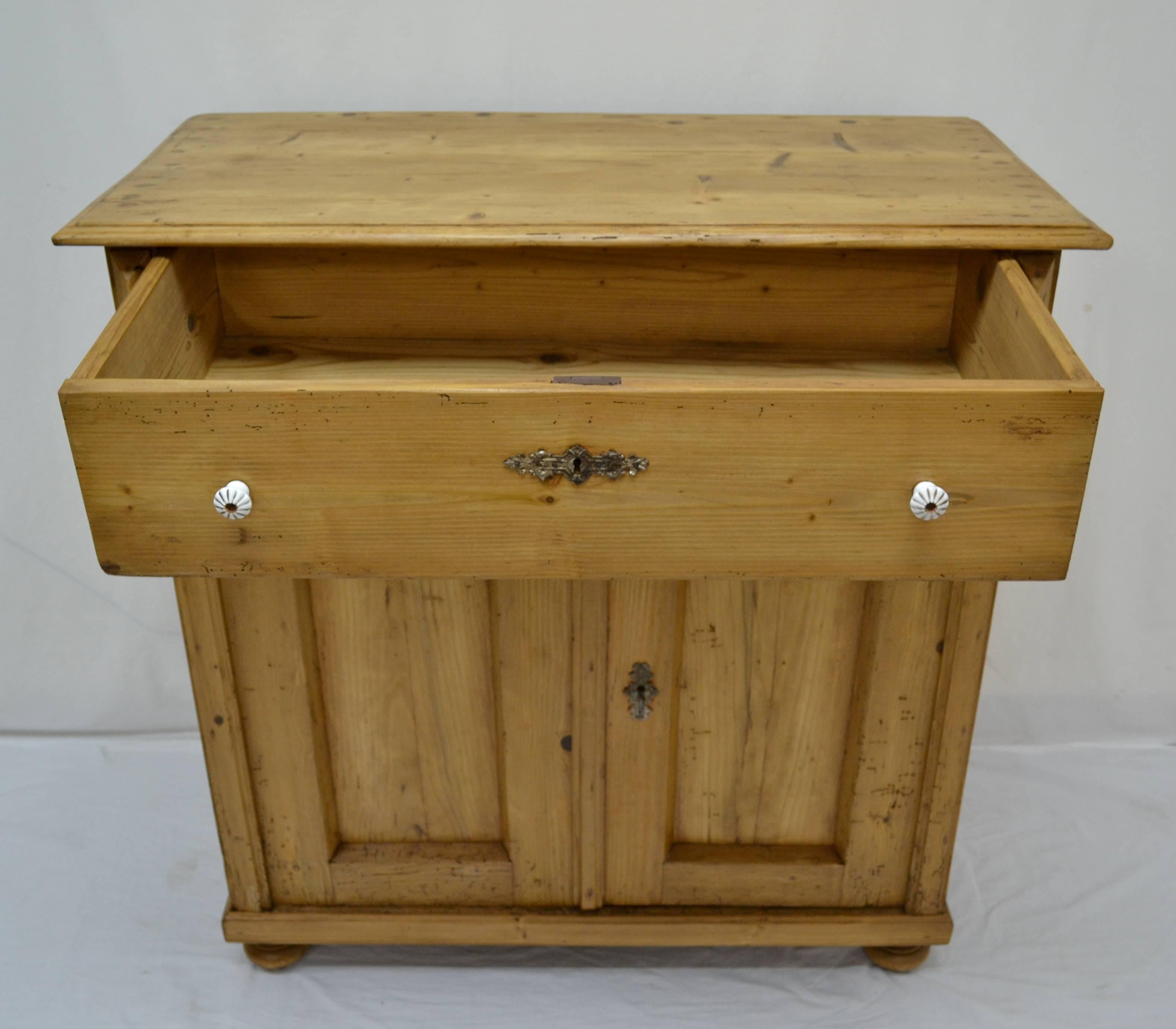 Pine Dresser Base 2