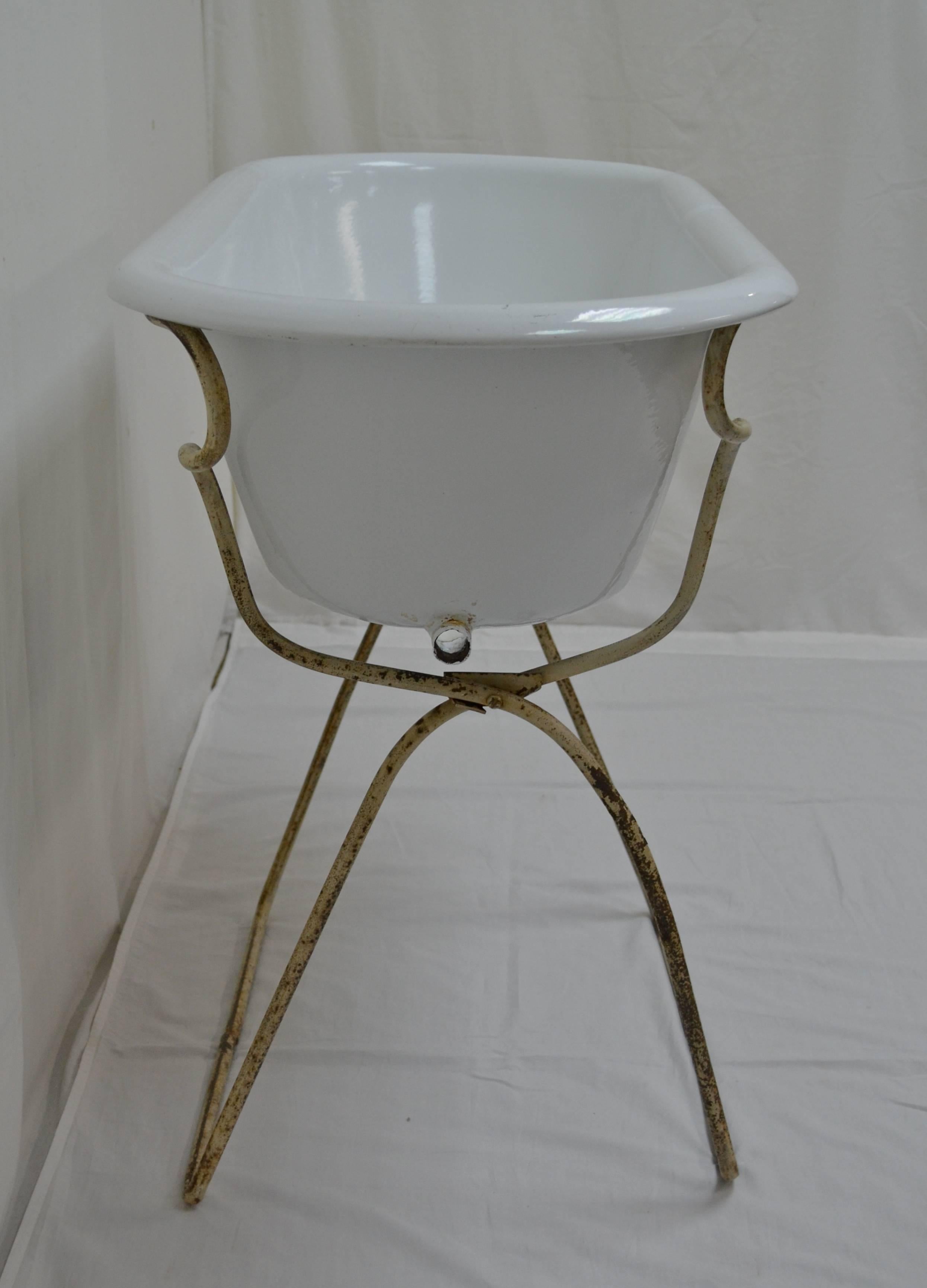 hungarian baby bathtub with stand