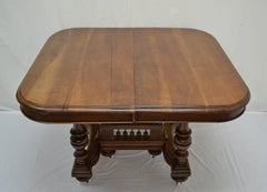 English Victorian Walnut Dining Table with Two Pine Leaves