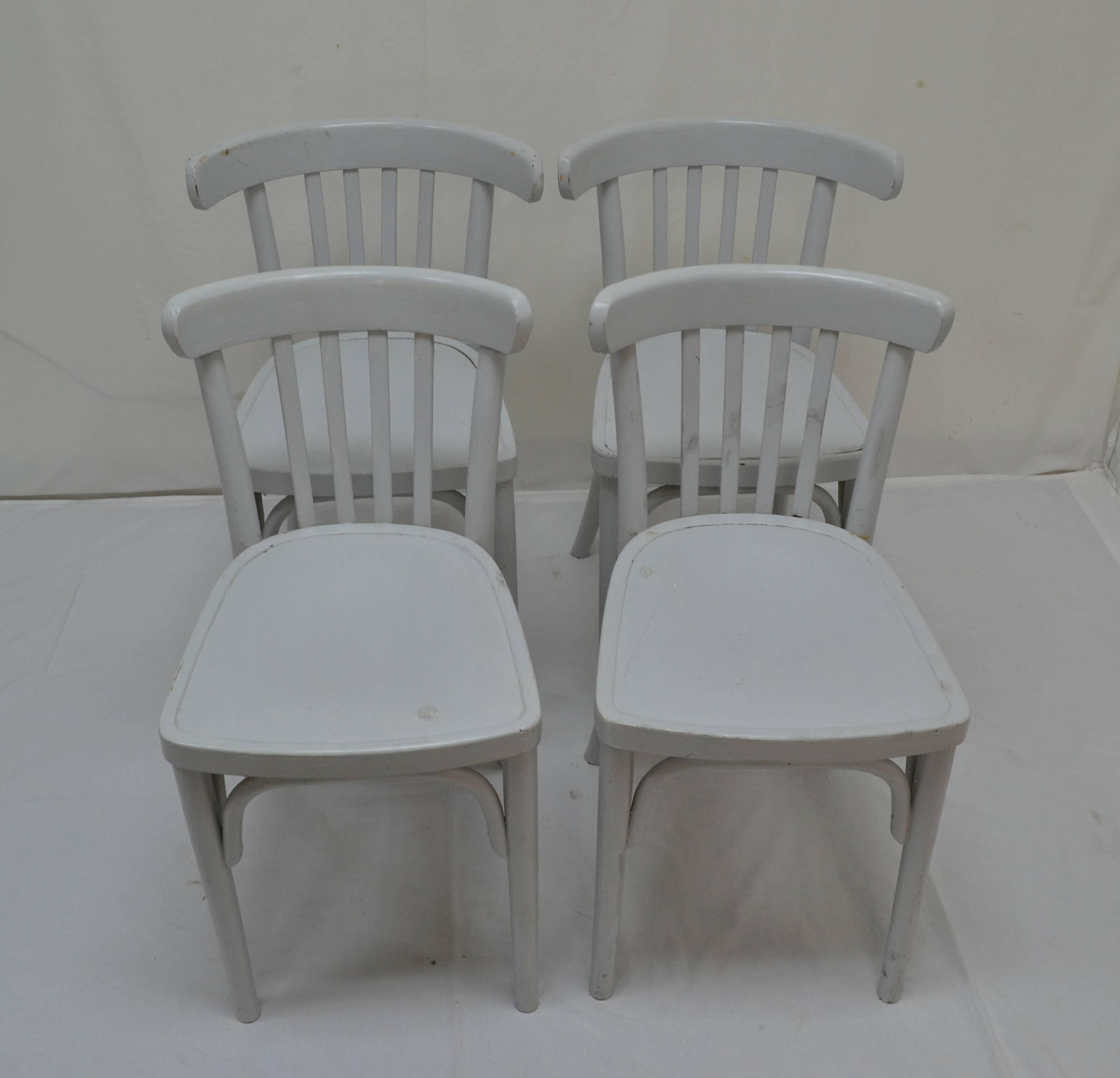 2FD95 set of four vintage bentwood chairs measure: 16 x 17 x 30.5 hung c.1950 $495.00
A nice set of four vintage bentwood chairs, two of which have a more pronounced ”wraparound” back rail. These chairs are small, attractive, sturdy, and