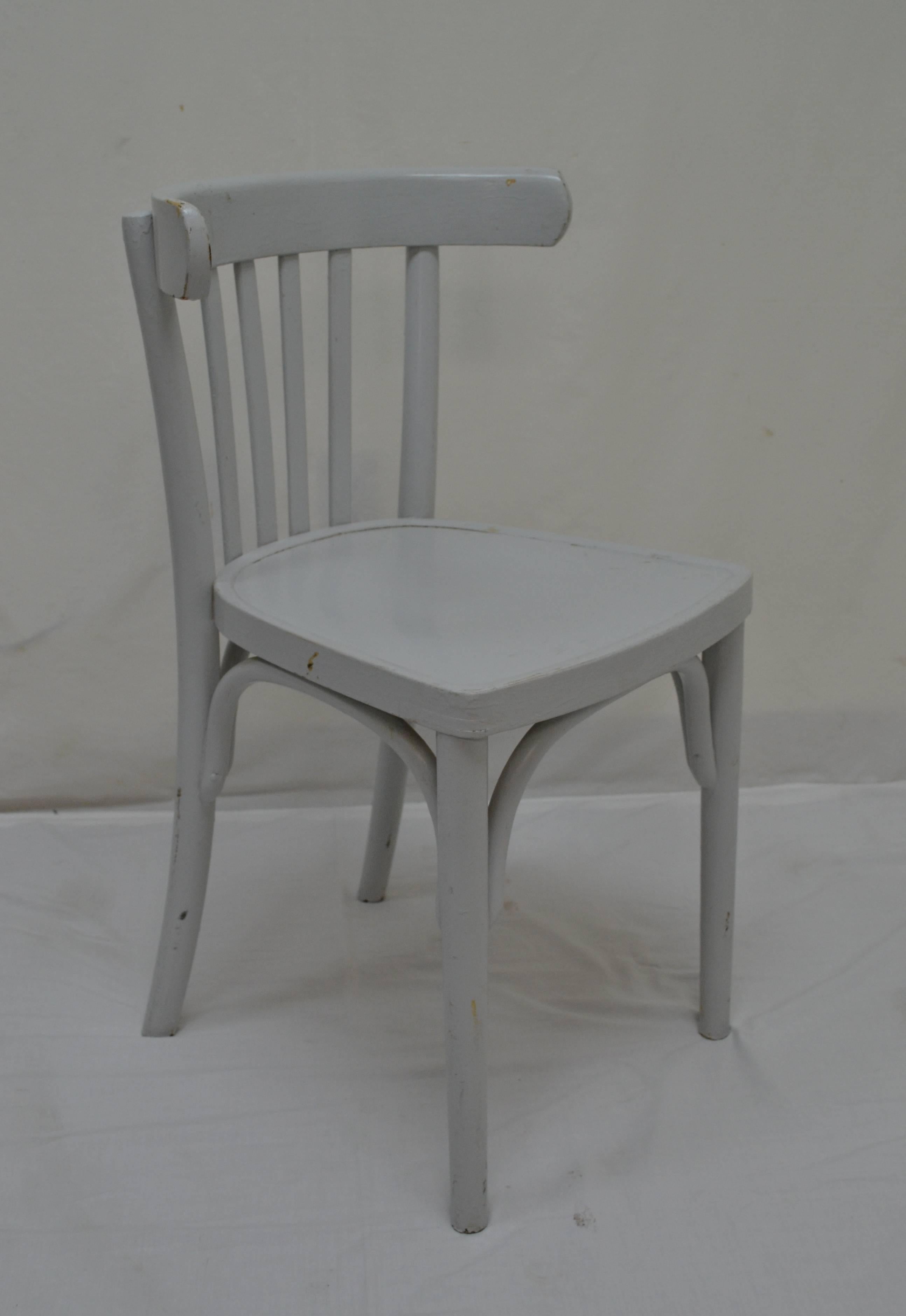 Set of Four Vintage Painted Bentwood Chairs In Good Condition In Baltimore, MD