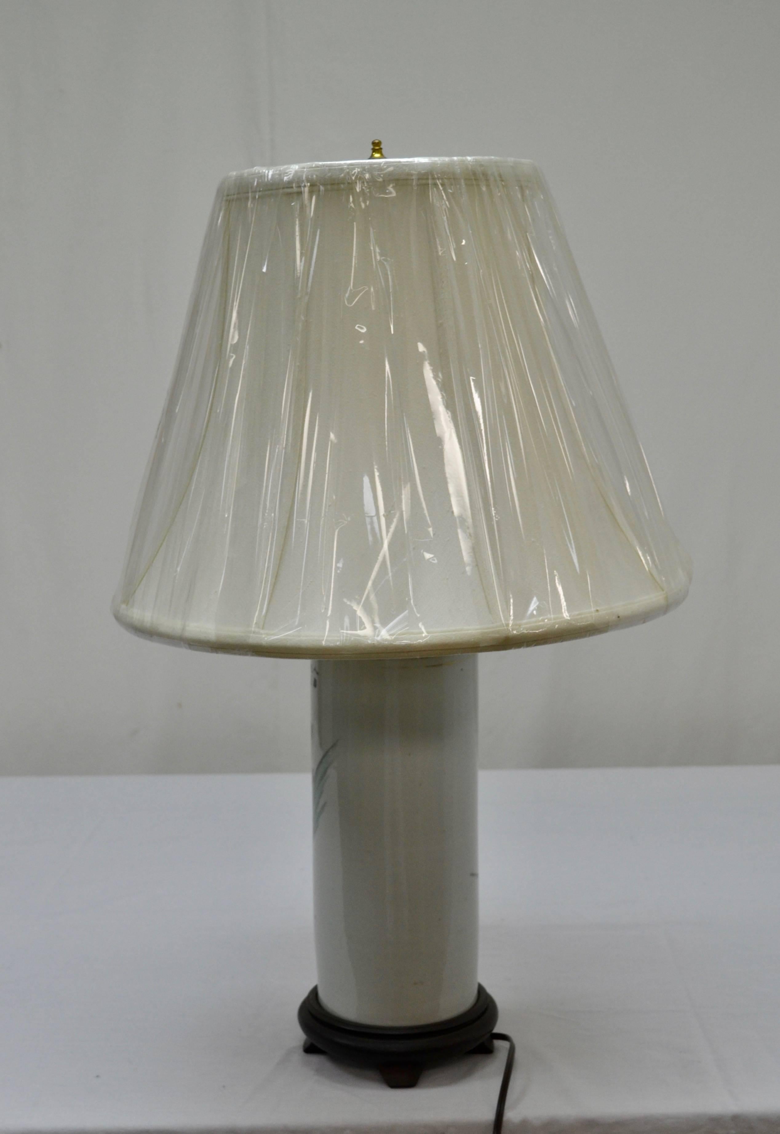 Exportation chinoise Lampe de bureau à chapeau en porcelaine chinoise en vente
