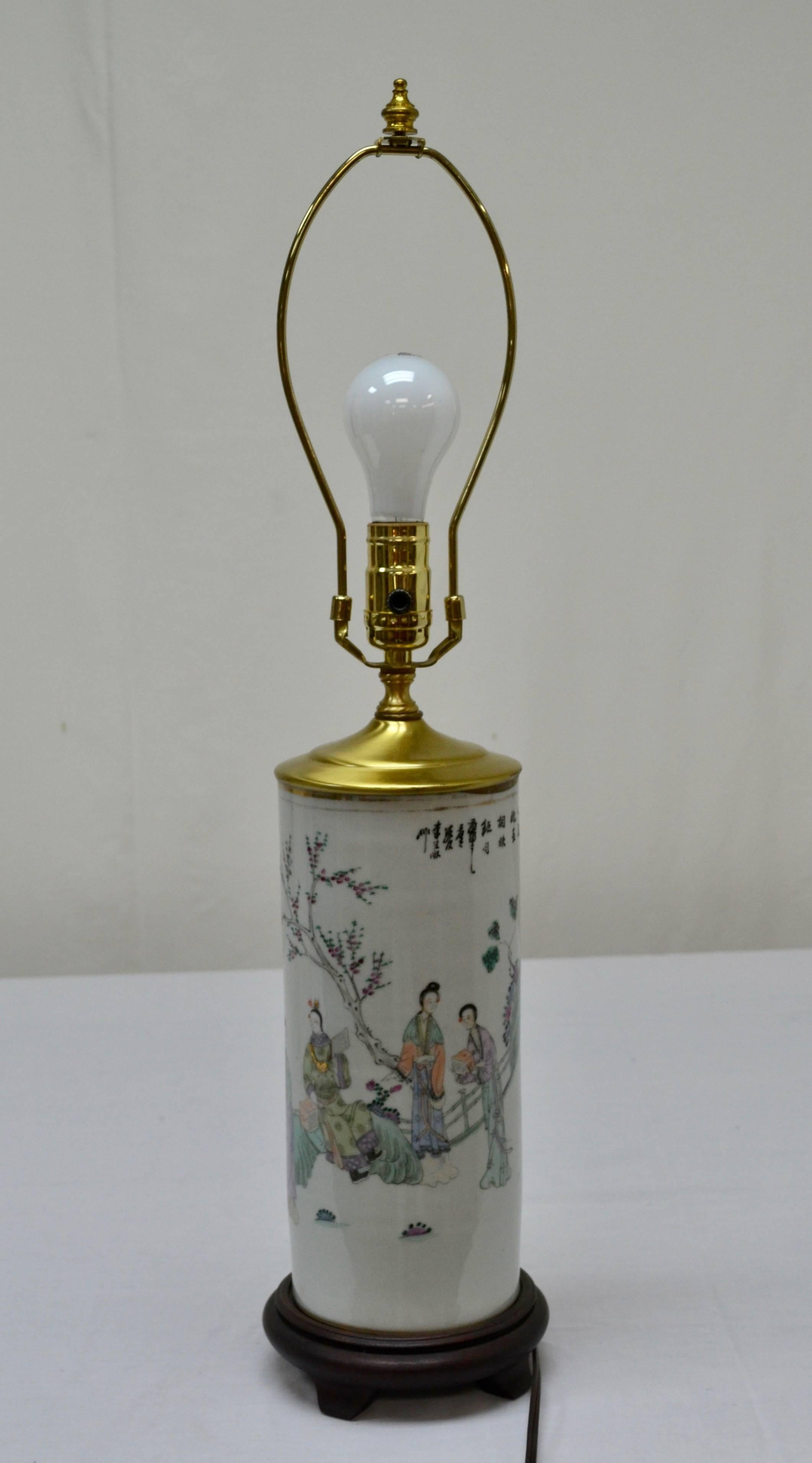 Chinese Export Chinese Porcelain Hat Stand Table Lamp For Sale