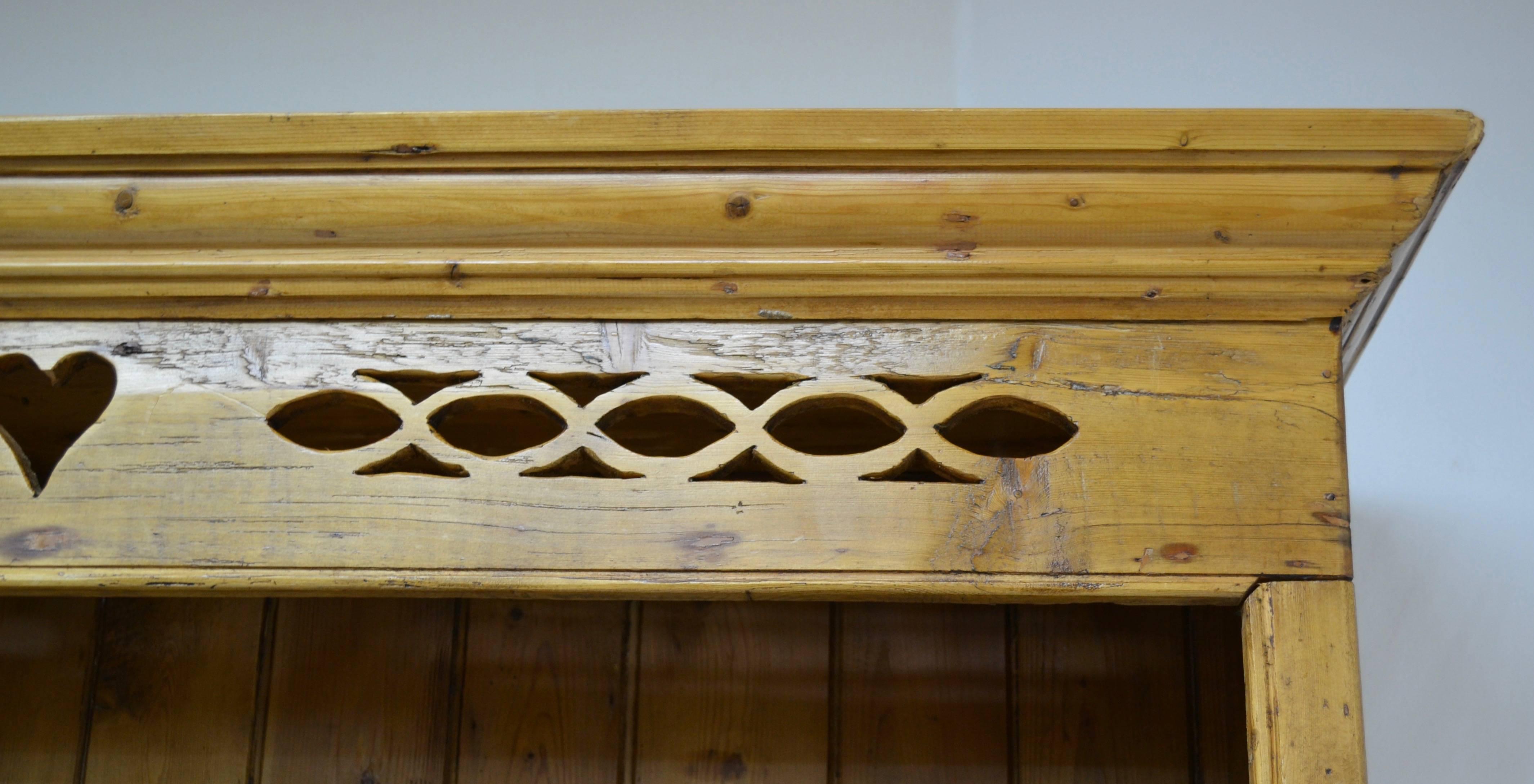 Irish Pine Chicken Coop Dresser In Good Condition In Baltimore, MD