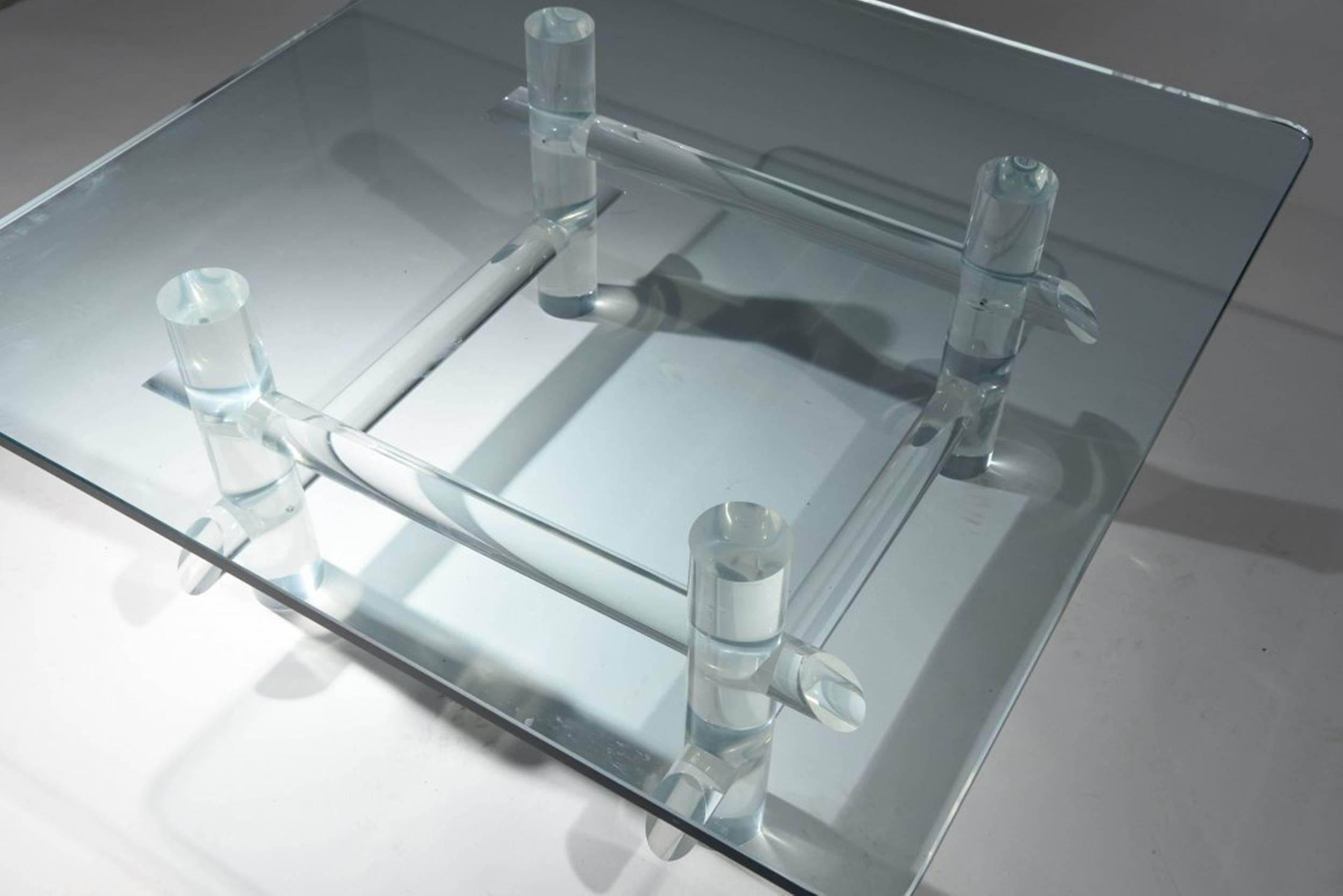 Stunning and whimsical coffee table designed and manufactured in France by Les Prismatiques.
The table has a very minimalist look, the thick Lucite rods can be removed and put closer together of further apart which is great if you wish to