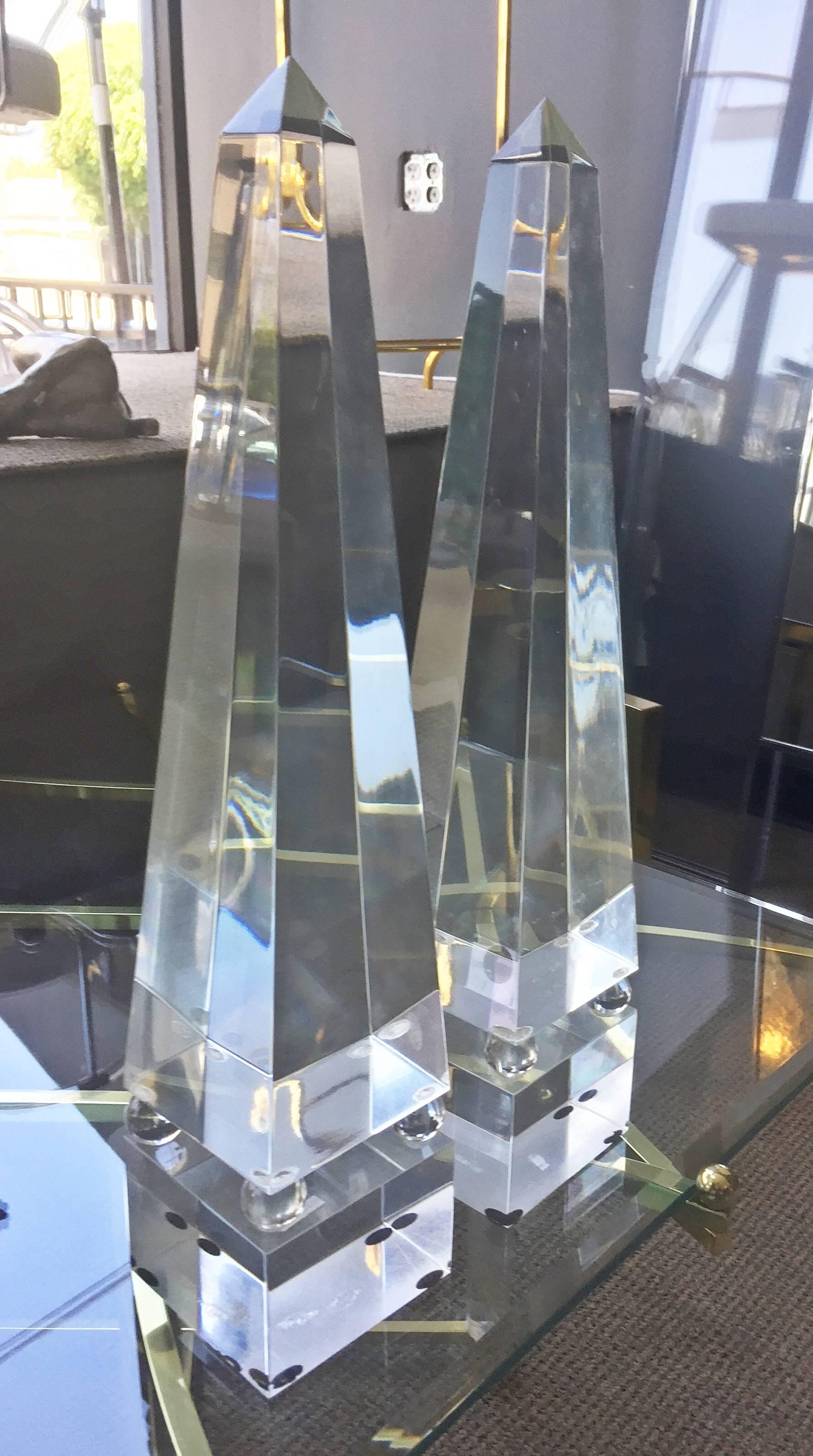 Pair of 1970s Lucite Obelisks In Good Condition In Los Angeles, CA