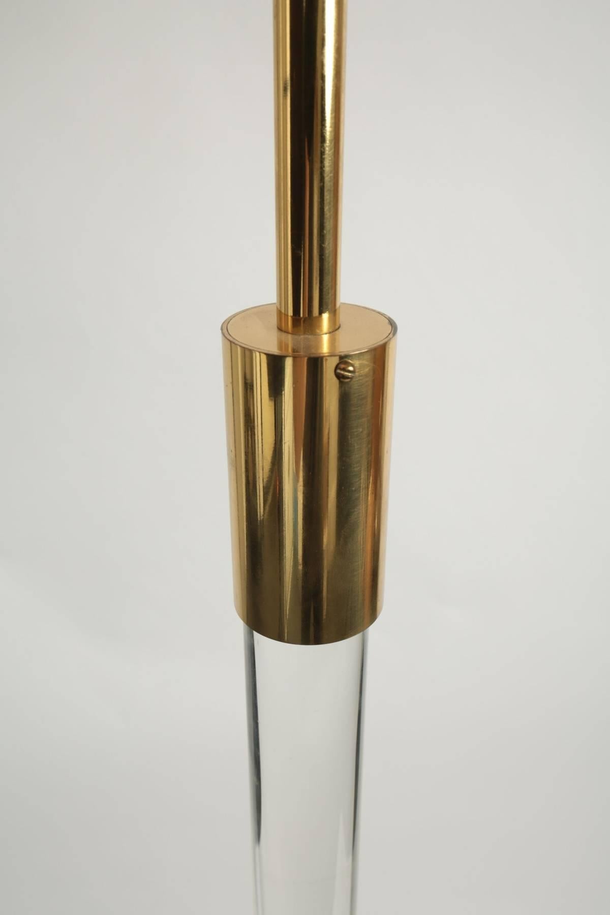 American Mid-Century Modern Lucite and Brass Floor Lamp by Hansen of New York