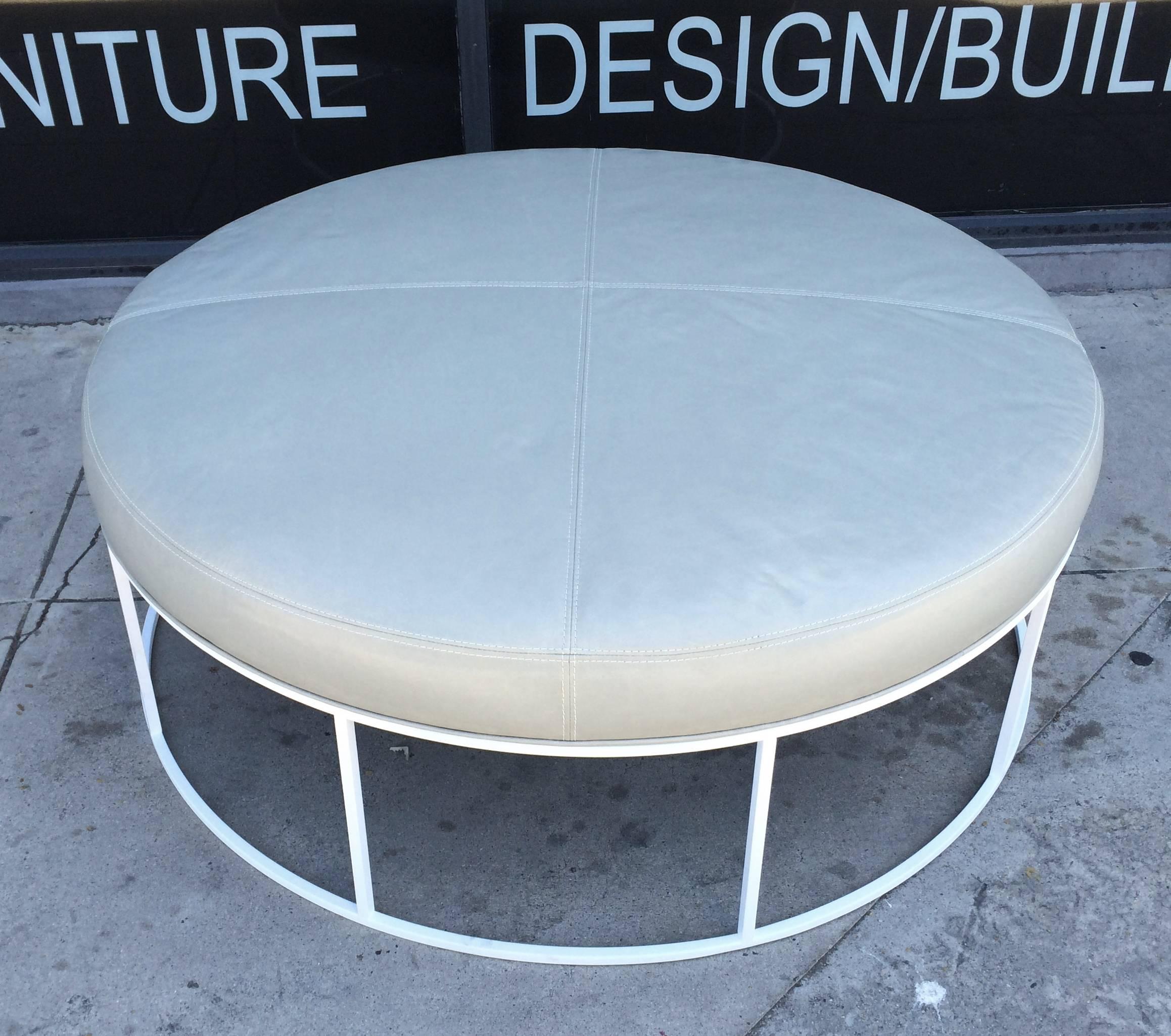 Modern Stunning Custom Designed Round Ottoman with White Lacquered Base and Leather Top For Sale