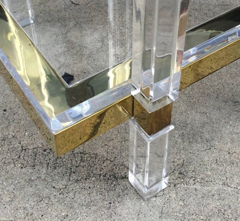 Mid-Century Modern Two-Tier Coffee Table in Lucite and Polished Brass by Charles Hollis Jones For Sale