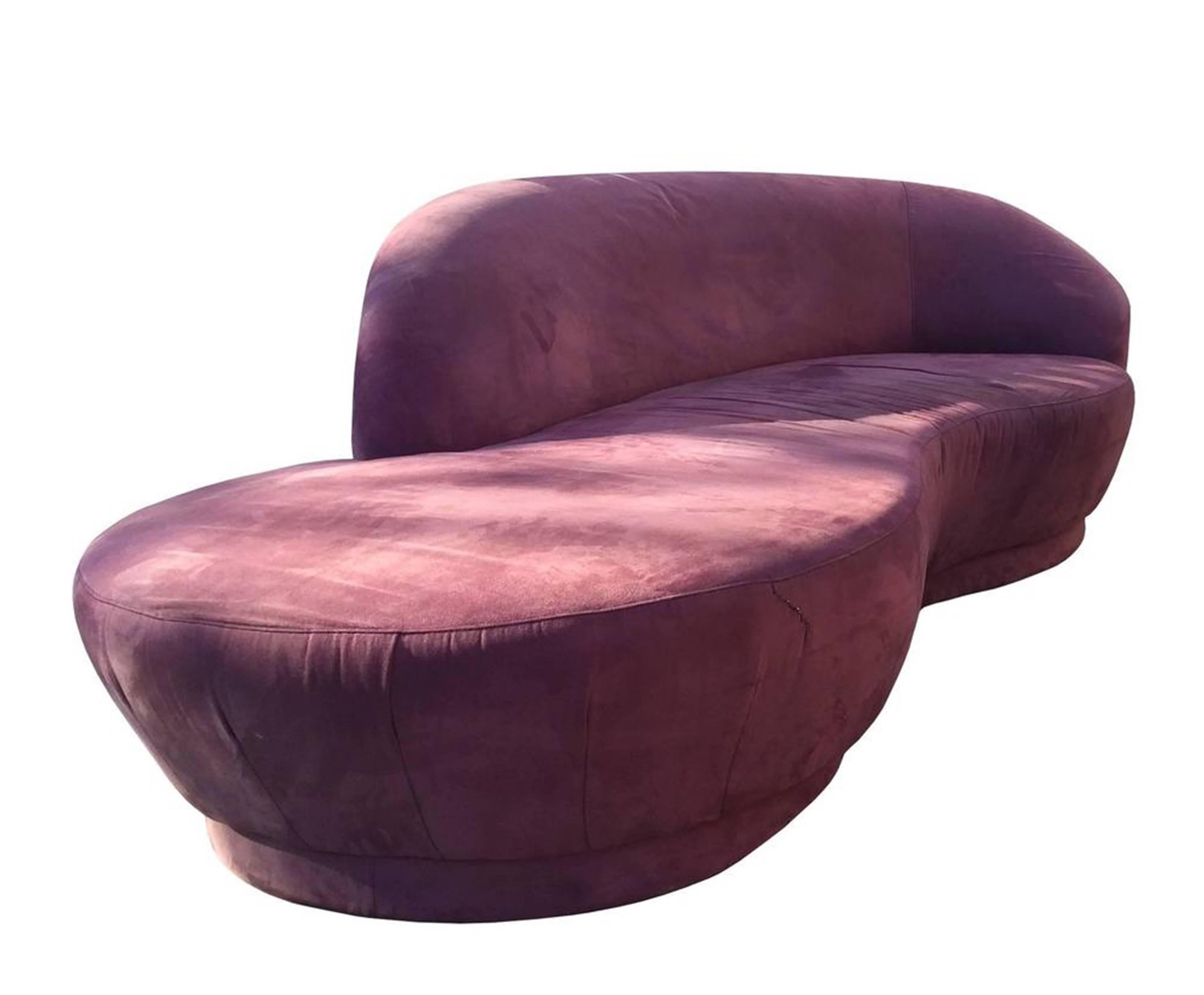 Vintage Vladimir Kagan Serpentine sofa manufactured by Weiman Preview.

The sofa need to be reupholstered, the fabric has rips, fading and soiling, must be reupholstered.

Measurements:
 96