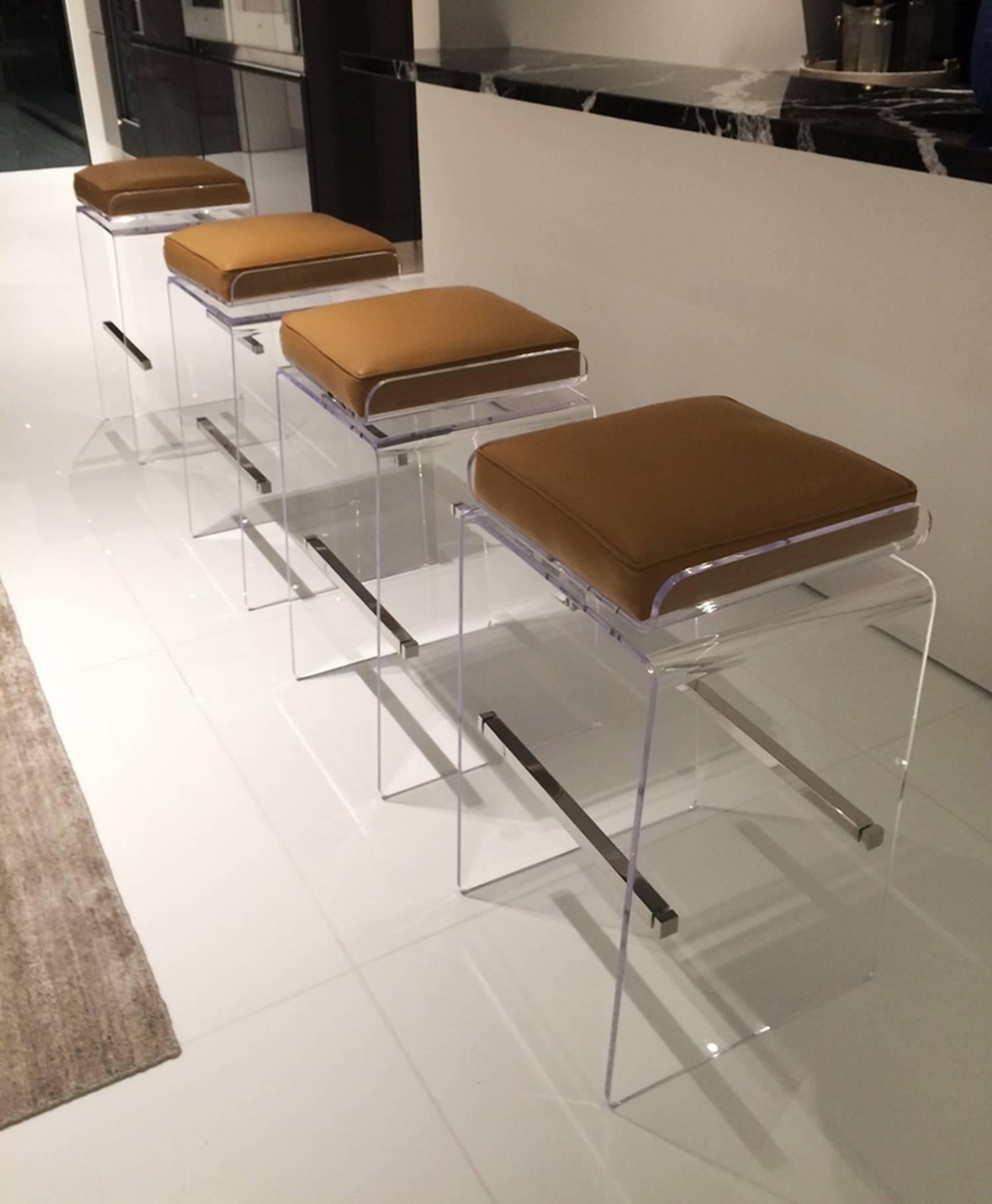 Ensemble de quatre tabourets de bar « Waterfall » avec sièges pivotants de Charles Hollis Jones Bon état - En vente à Los Angeles, CA
