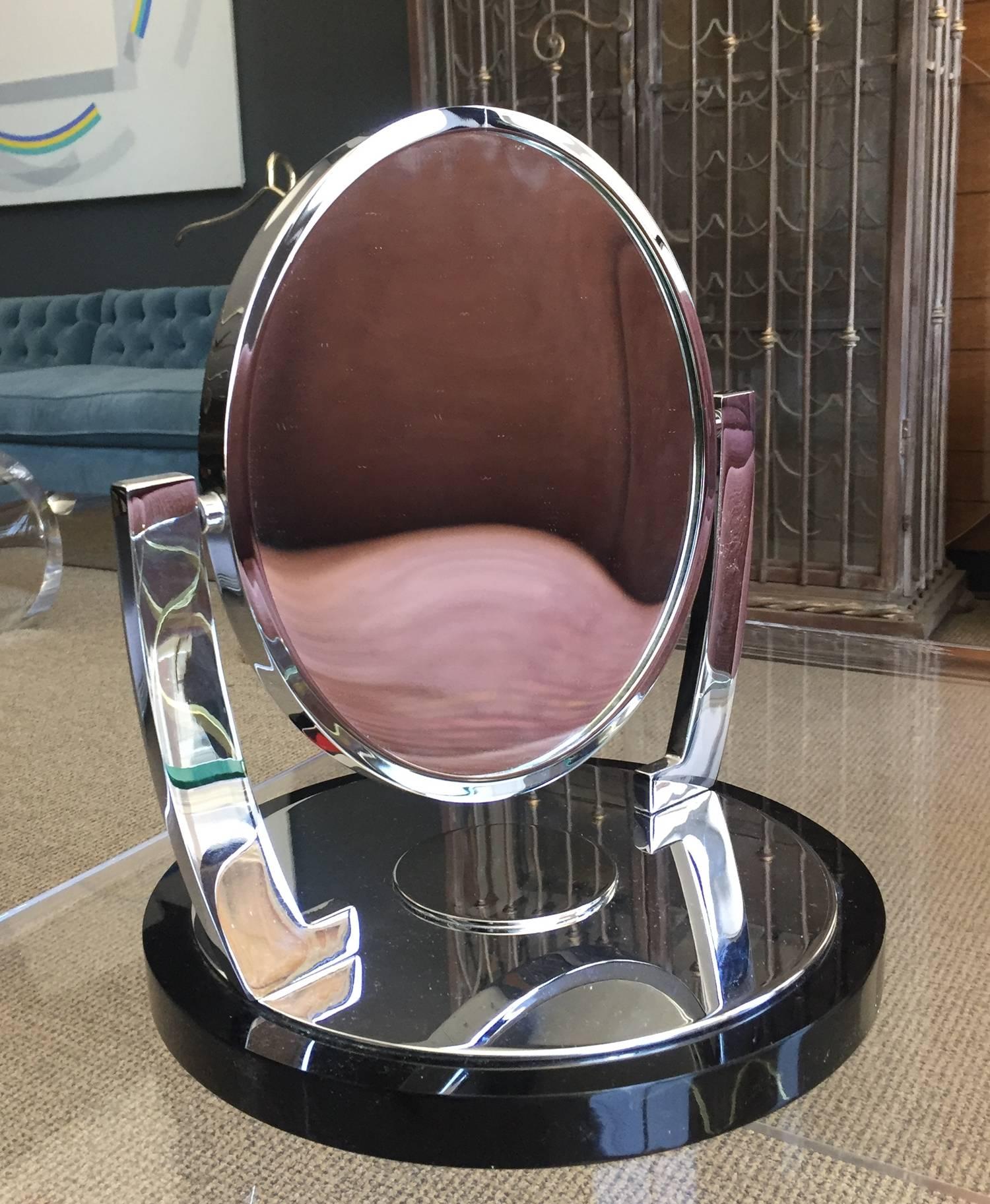 Mid-Century Modern Miroir de coiffeuse/meuble de maquillage de style déco avec côté grossissant par Charles Hollis Jones en vente