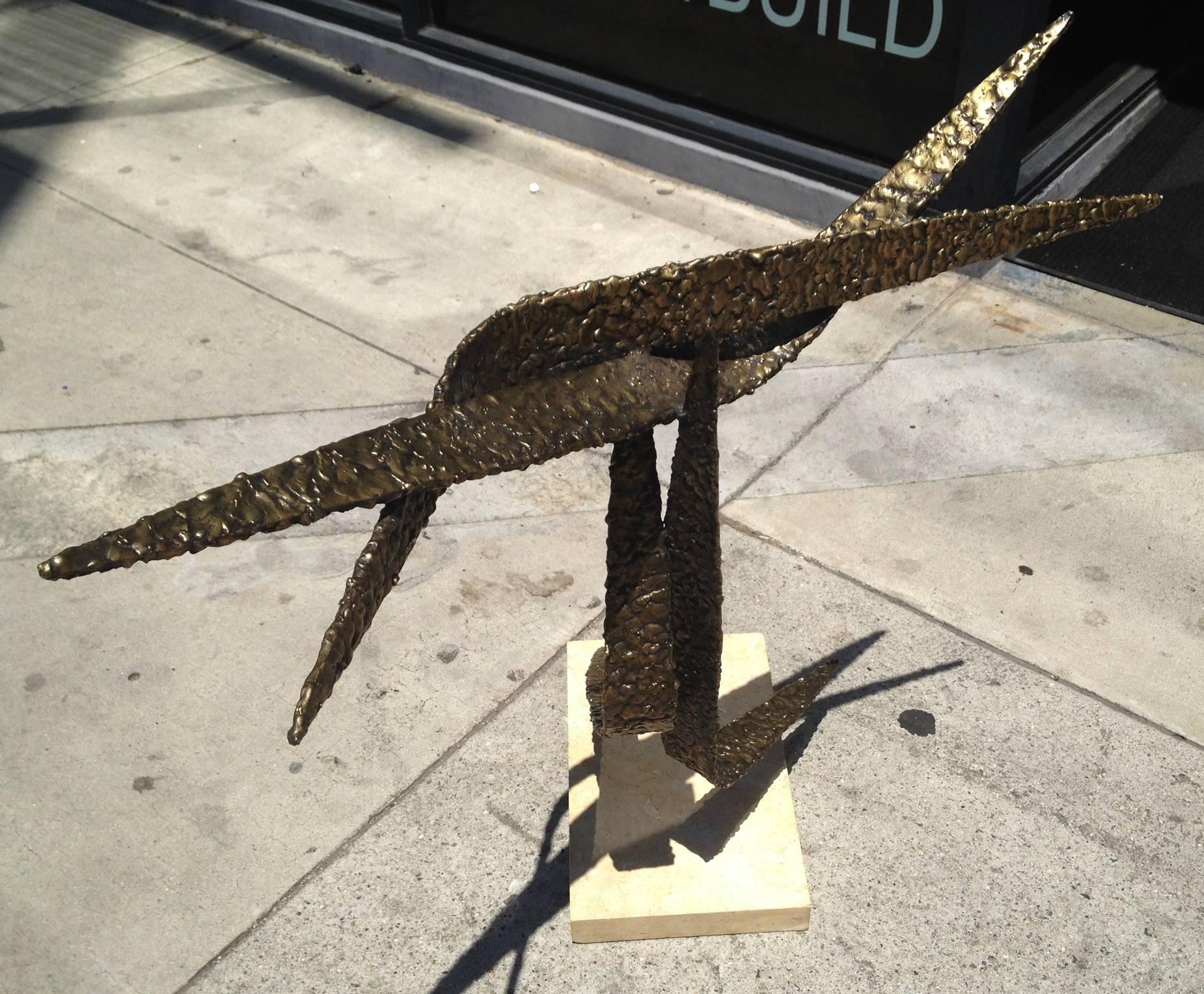 Bronze-Skulptur im brutalistischen Stil auf einem Marmorsockel von Trapani (amerikanisch) im Angebot