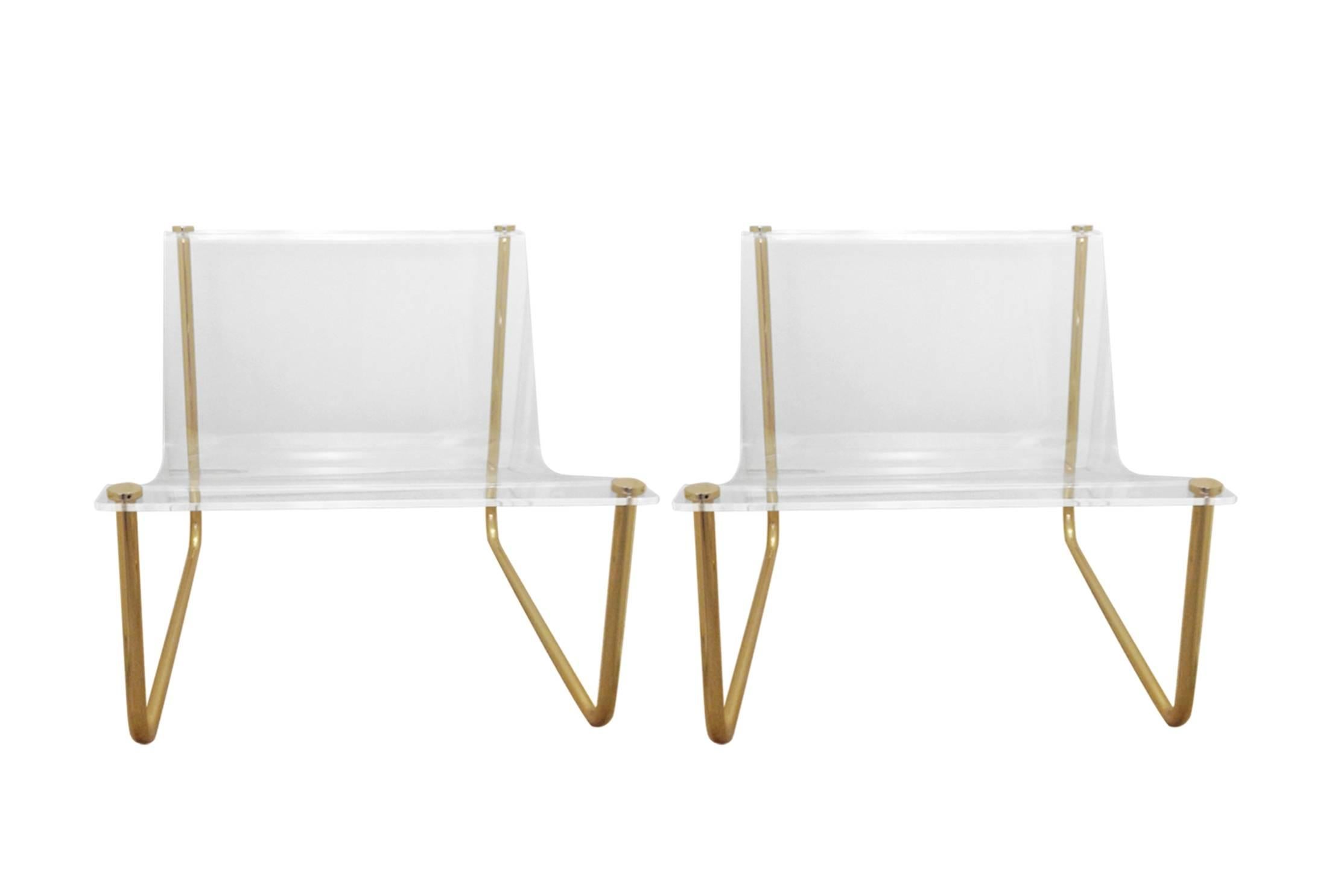 Paar „Sling“-Loungesessel aus Lucite und Messing von Charles Hollis Jones (amerikanisch) im Angebot