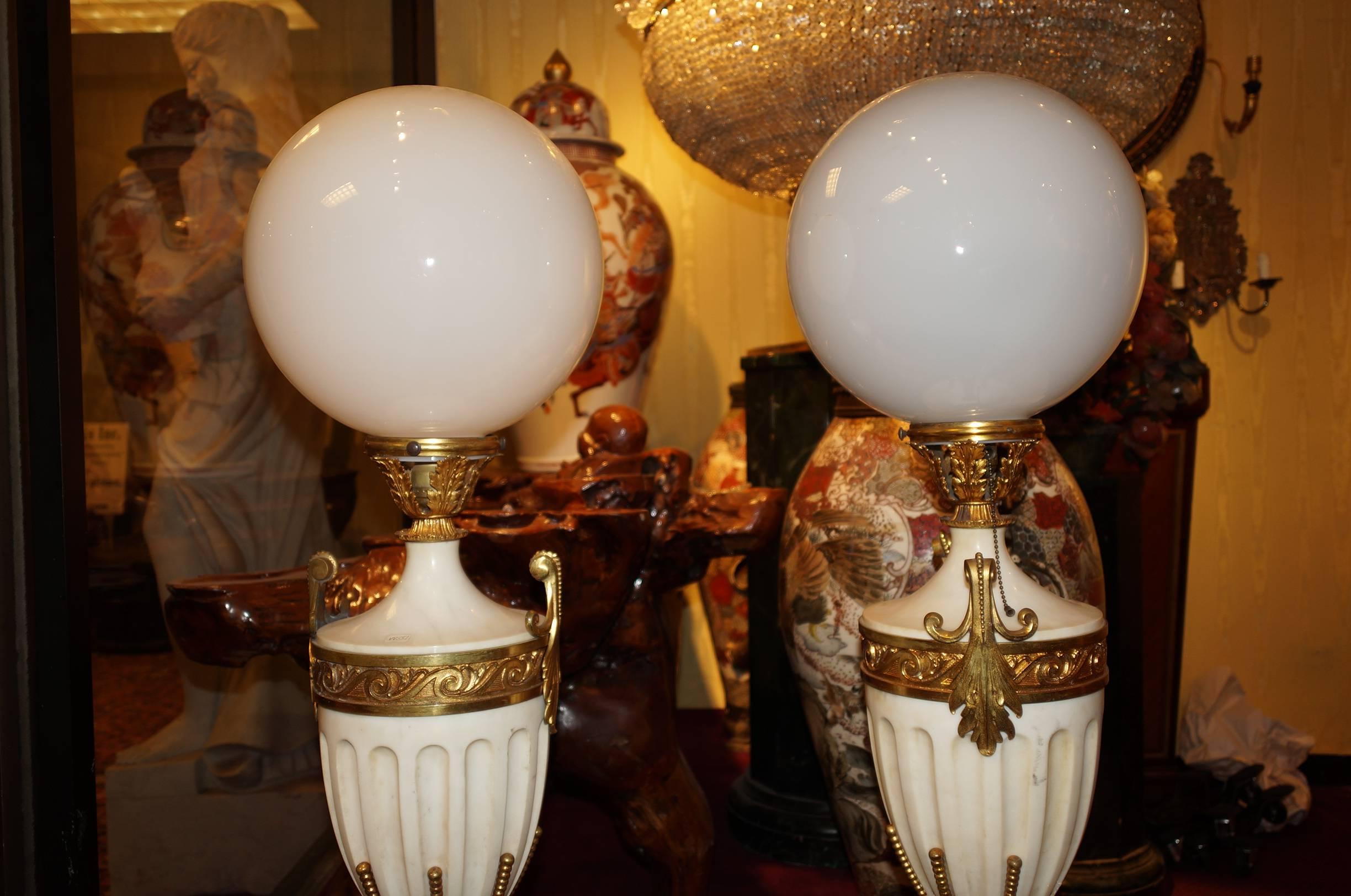 Pair of French Louis XVI Style White Marble and Bronze Floor Lamp Torchieres In Fair Condition For Sale In New York, NY
