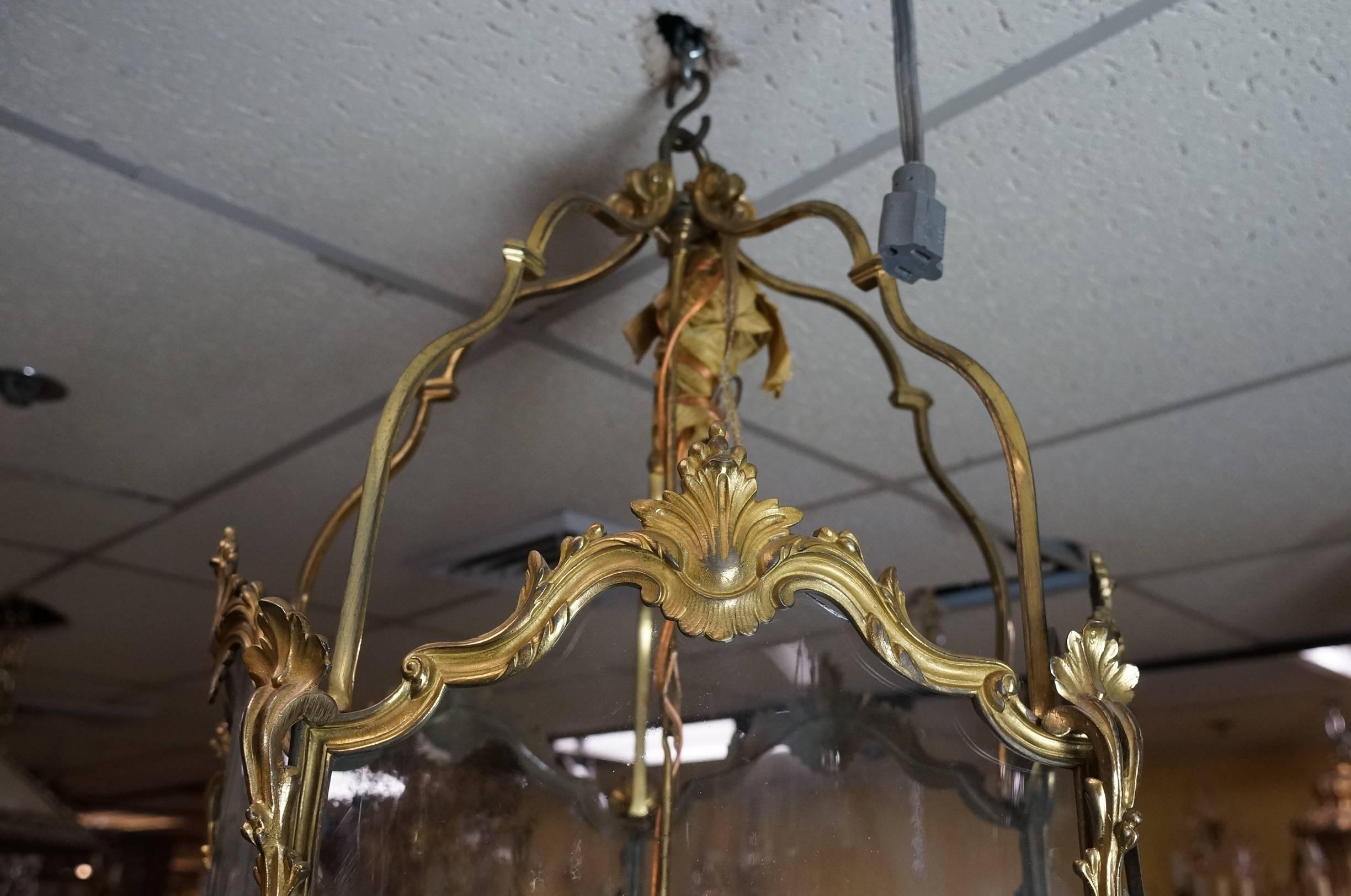 Early 20th Century French Louis XVI Style Bronze and Glass Lantern