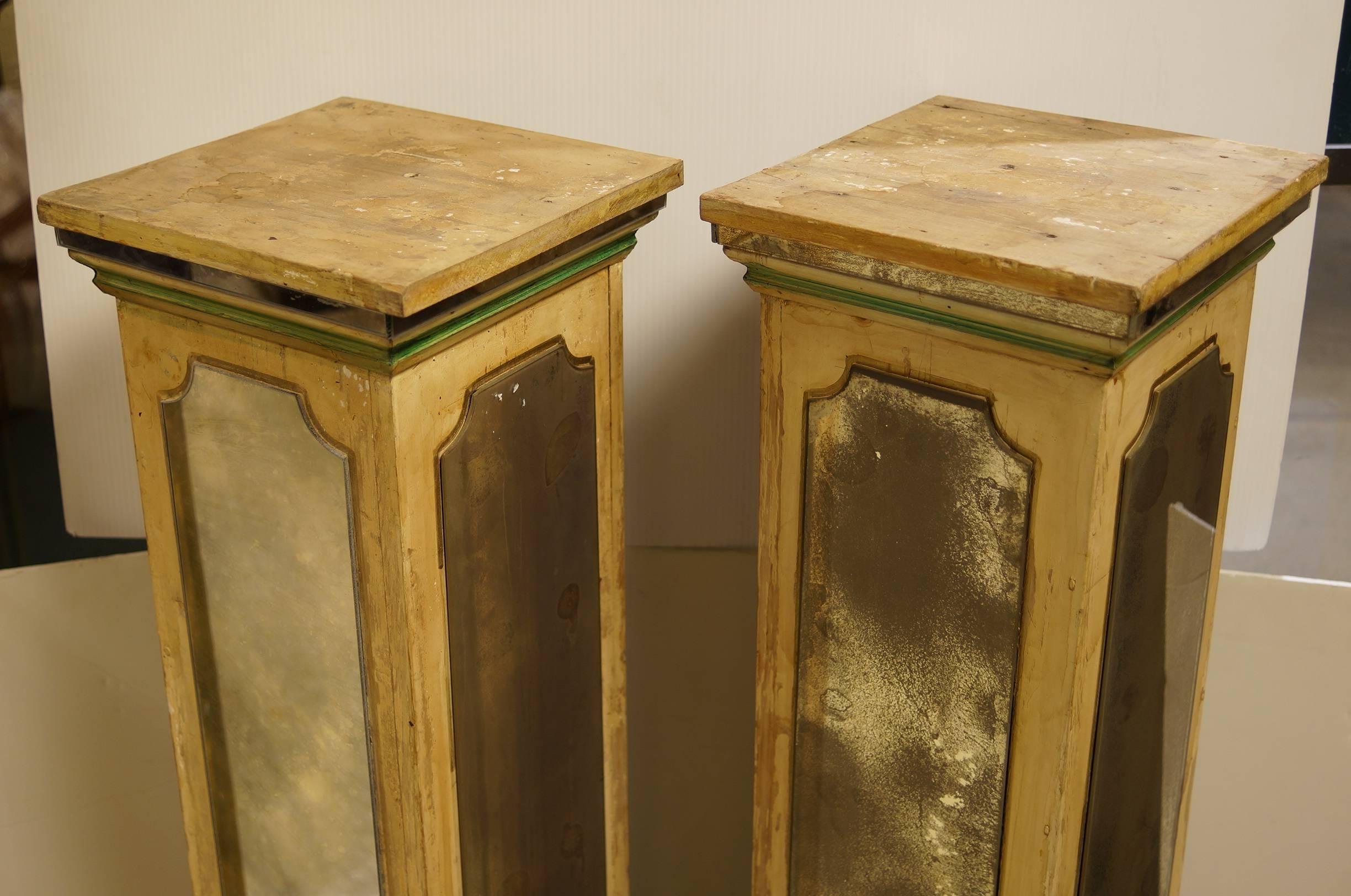 Exquisite Pair of Mirrored Pedestal Stands in Square Form Attributed to Jansen In Good Condition In New York, NY