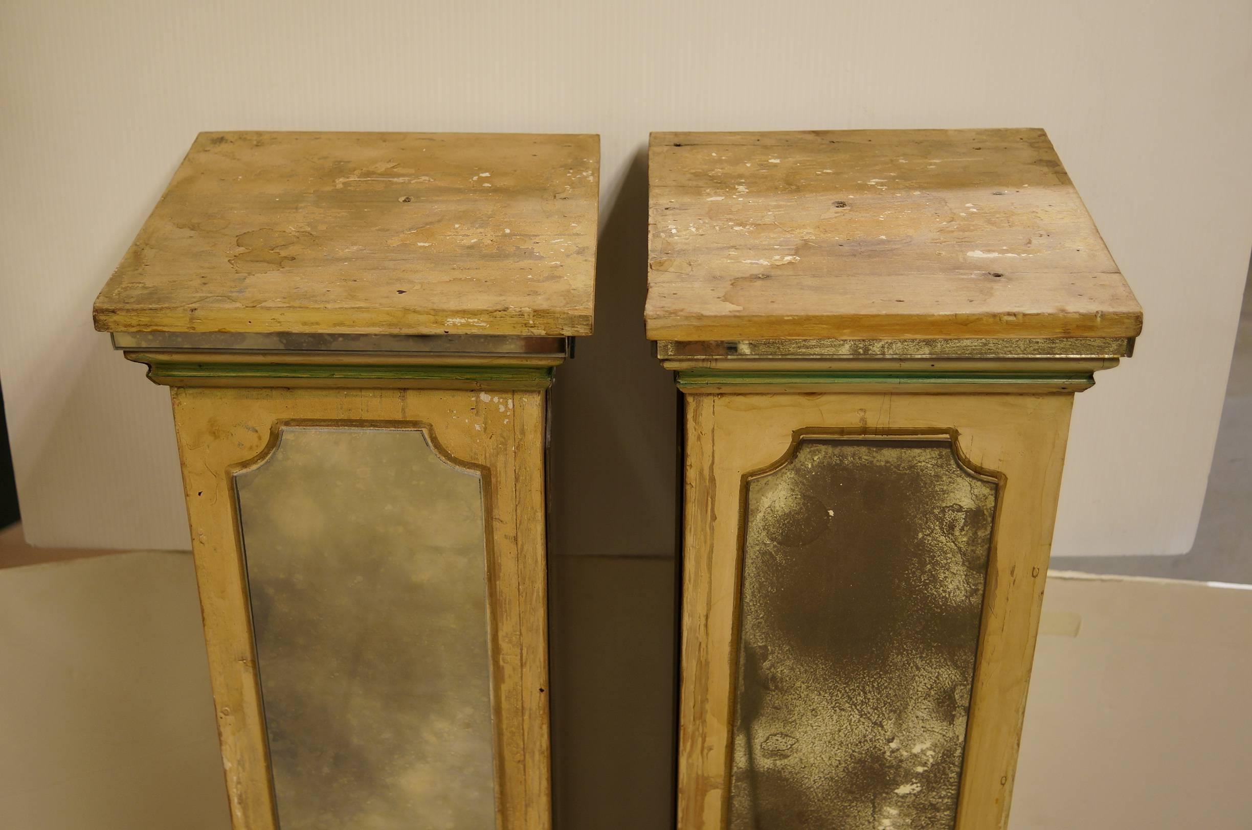 20th Century Exquisite Pair of Mirrored Pedestal Stands in Square Form Attributed to Jansen