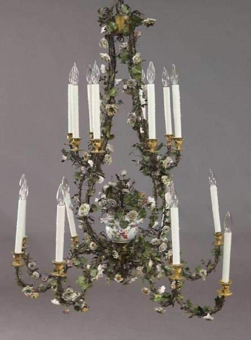 North European Ormolu Painted Tole and Porcelain Sixteen-Light Chandelier In Good Condition In New York, NY