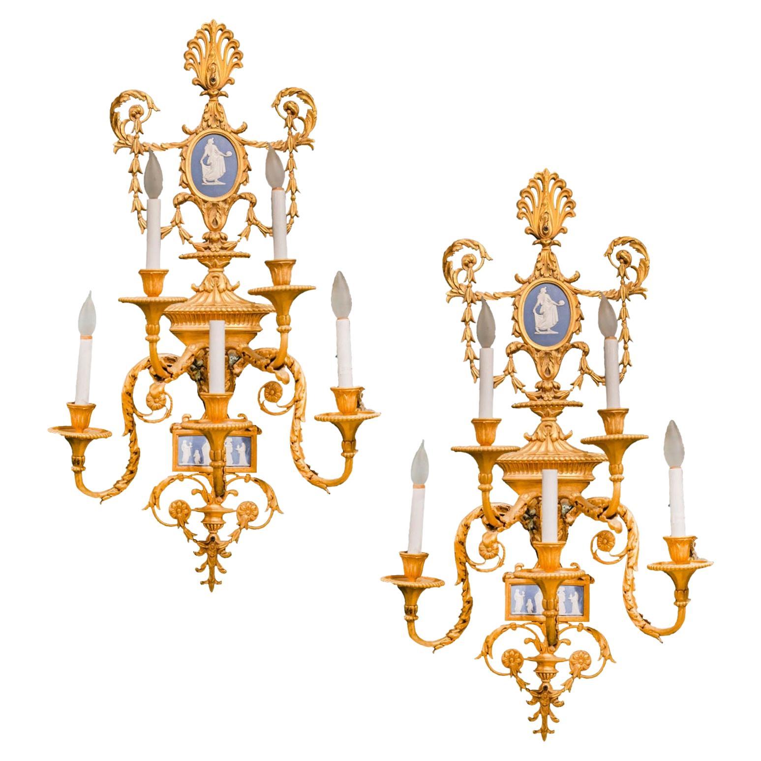 Paar Wandleuchten aus vergoldeter Bronze und Jaspis im Louis-XVI-Stil mit fünf Lichtern