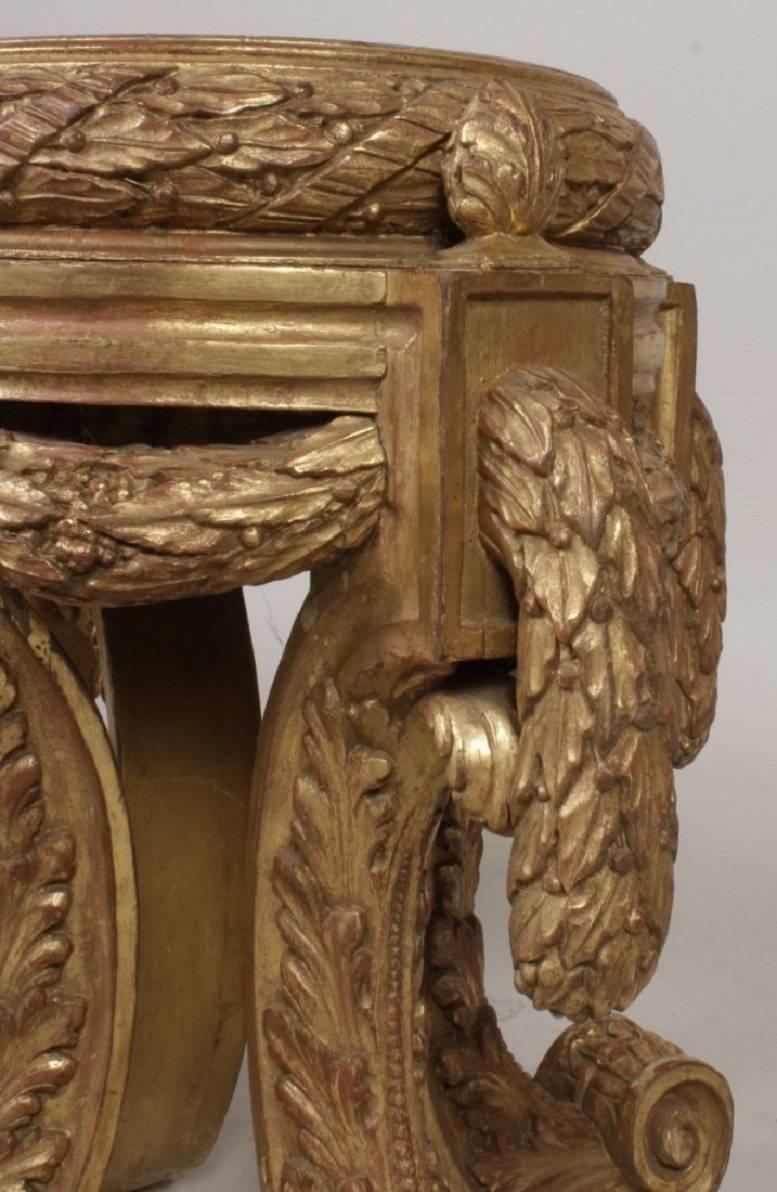Fine Pair of French Carved Giltwood Louis XVI Style Low Pedestal Side Bases In Good Condition In New York, NY