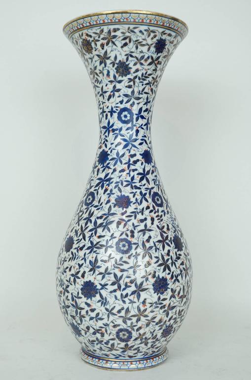 Beautiful Pair of Turkish Iznik Design Blue and White Porcelain Flower