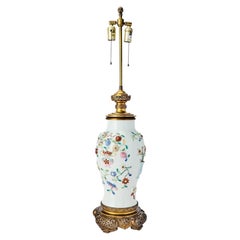 Lampada da tavolo cinese in porcellana con montatura in bronzo del XIX secolo