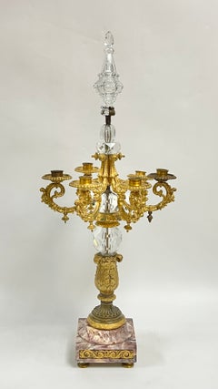 Ein Paar 6-flammige Kerzenleuchter aus Bronze, Marmor und Kristall aus dem 19. Jahrhundert