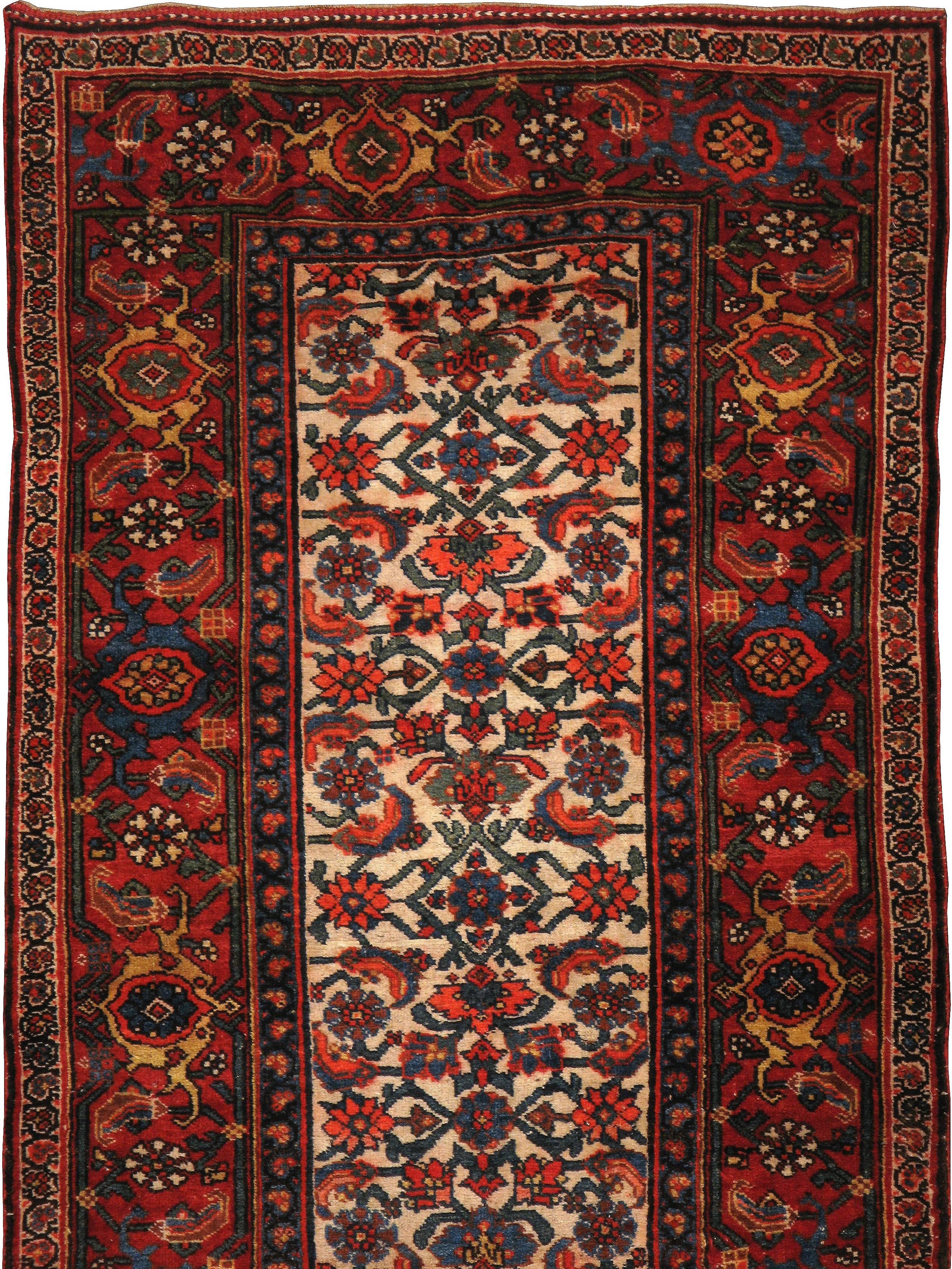 Tribal Tapis de couloir persan ancien Bidjar en vente