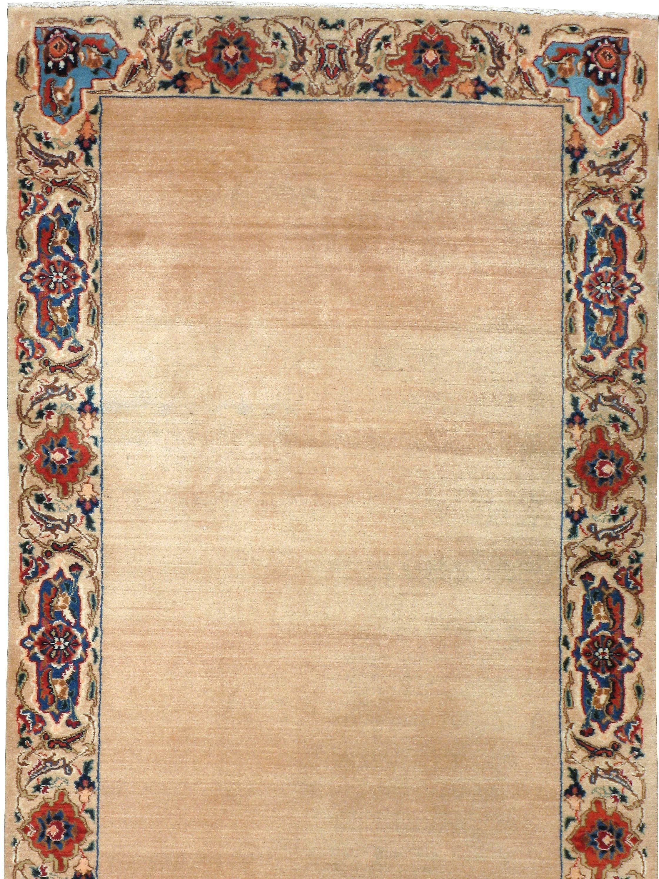 Ein alter persischer Mashad-Teppich der Moderne aus der Mitte des 20.