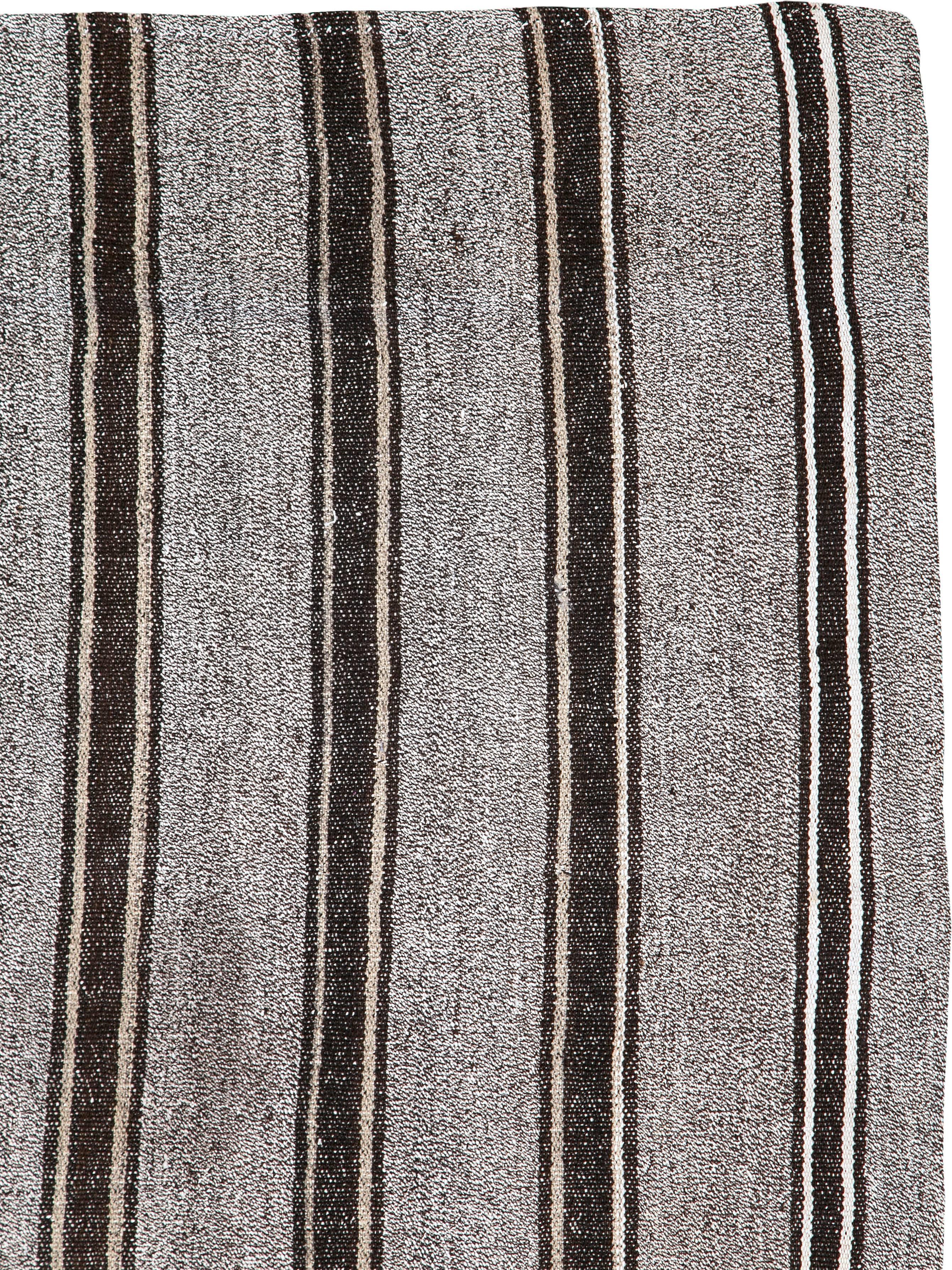 Hand-Woven Vintage Turkish Flat-Weave Kilim Rug For Sale