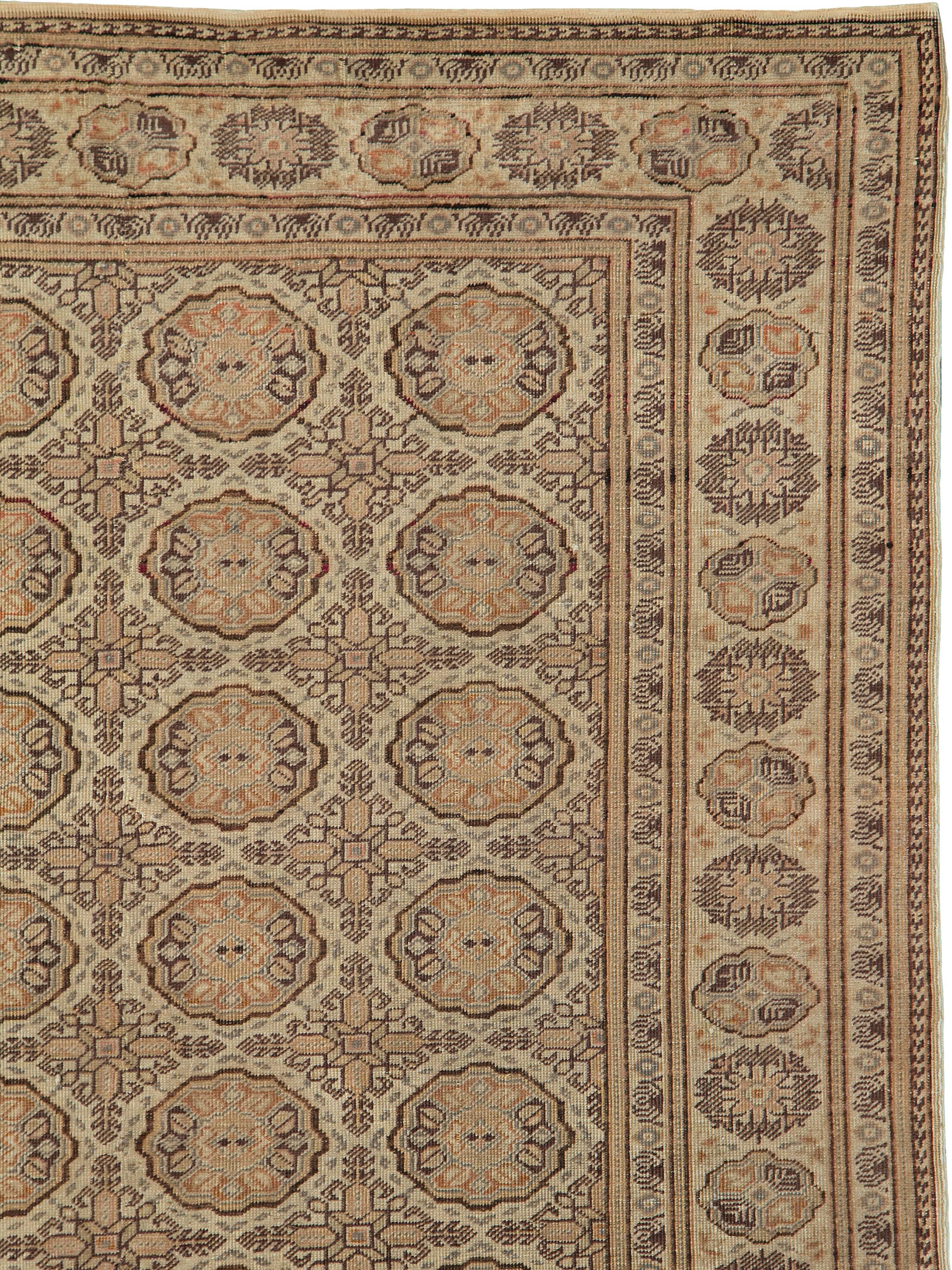 Türkischer Sivas-Teppich im Vintage-Stil im Zustand „Relativ gut“ im Angebot in New York, NY