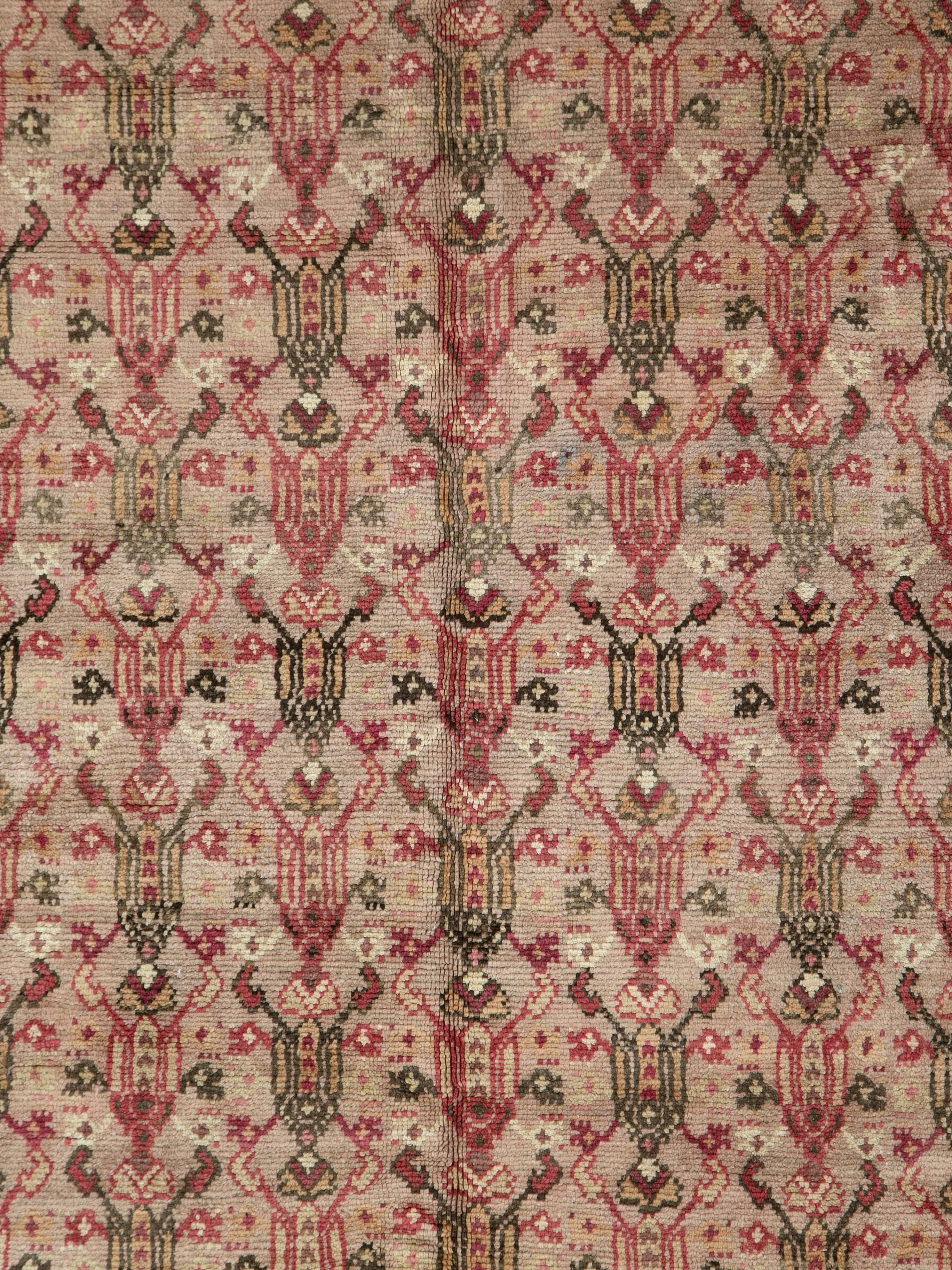 A vintage Turkish Sivas carpet from the second quarter of the 20th century.
