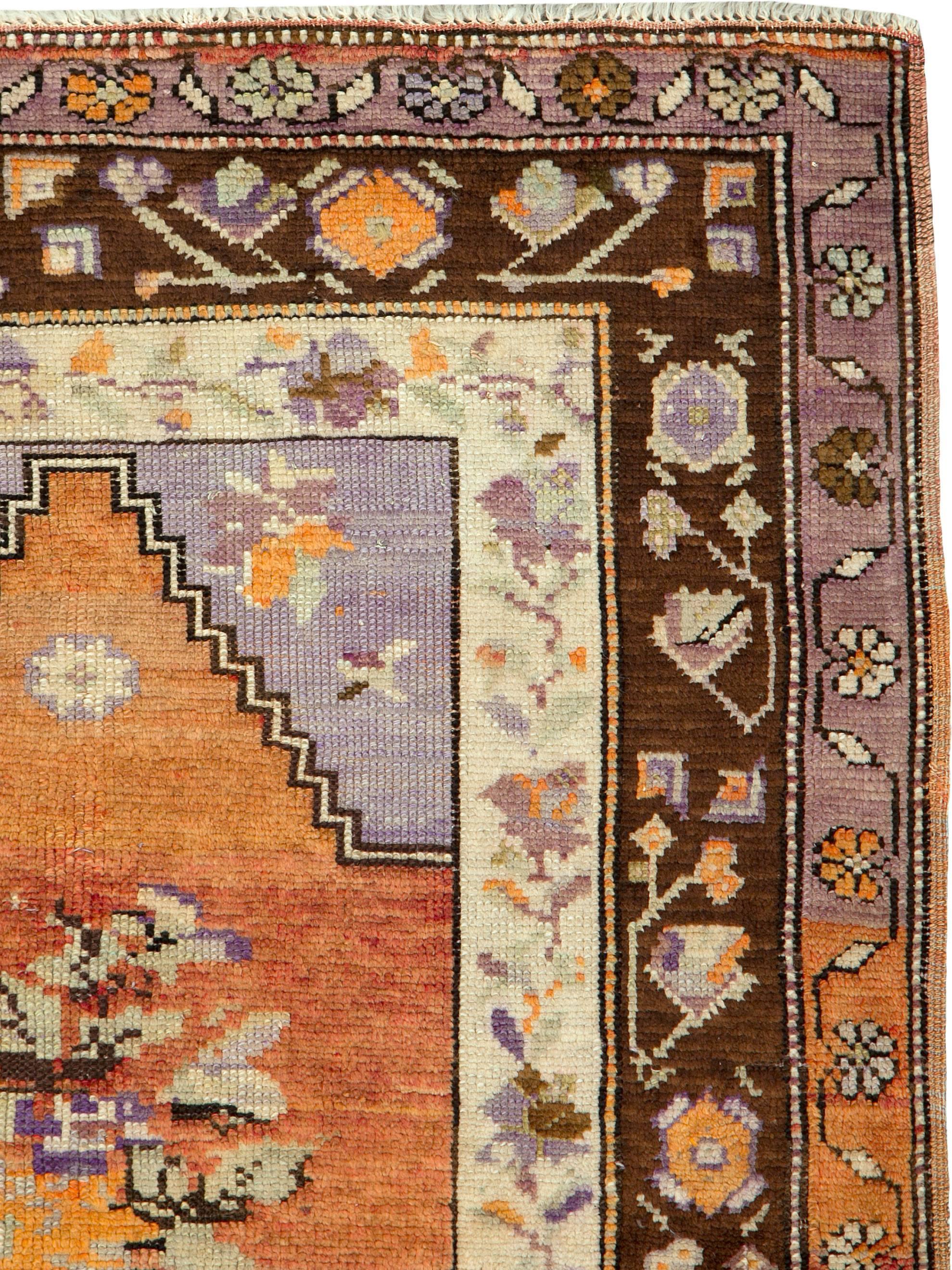 A vintage Turkish Anatolian carpet from the second quarter of the 20th century.