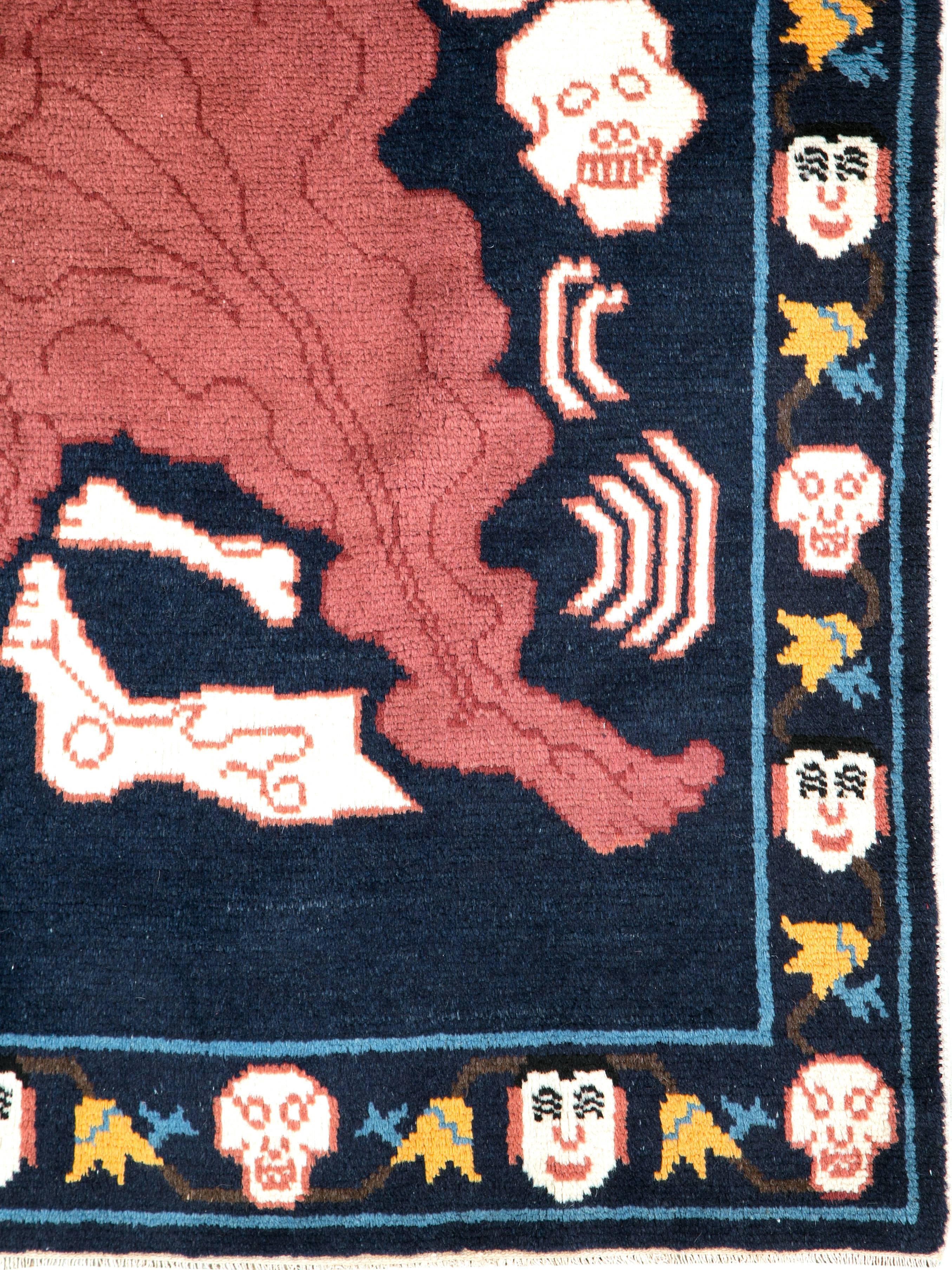 Vintage Tibetan Pictorial Flayed Man Teppich (Handgewebt) im Angebot