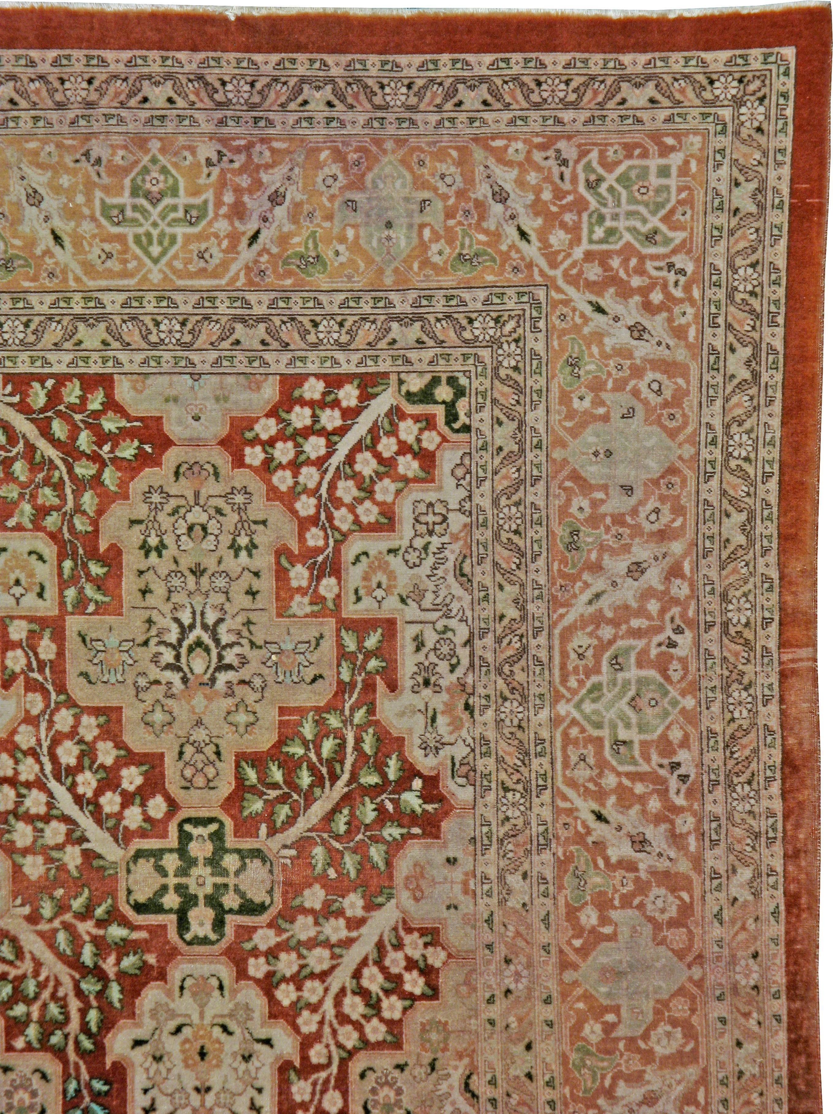 Vintage Persian Tabriz Rug In Good Condition For Sale In New York, NY