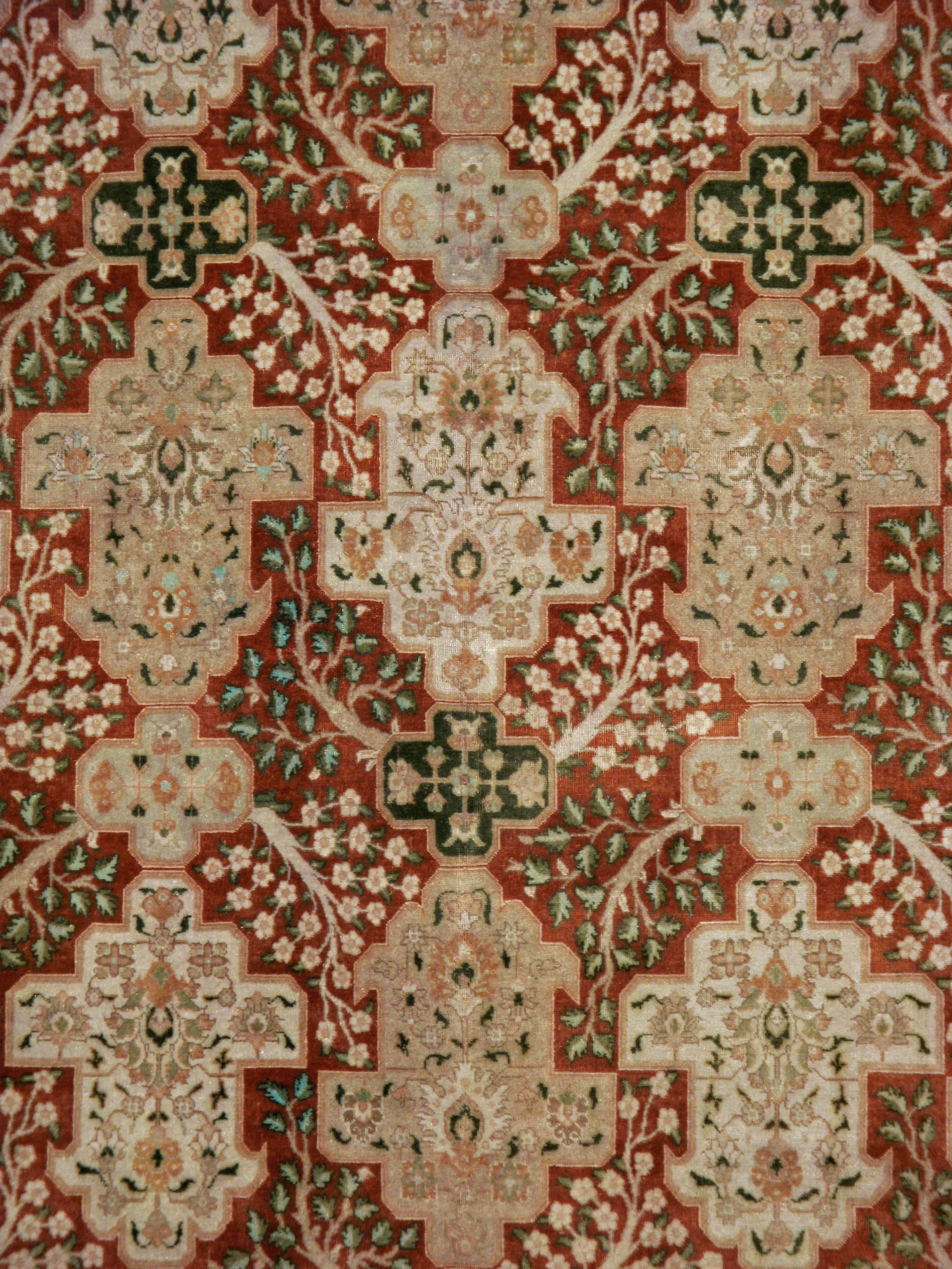Ein alter persischer Täbriz-Teppich aus dem zweiten Viertel des 20. Jahrhunderts.