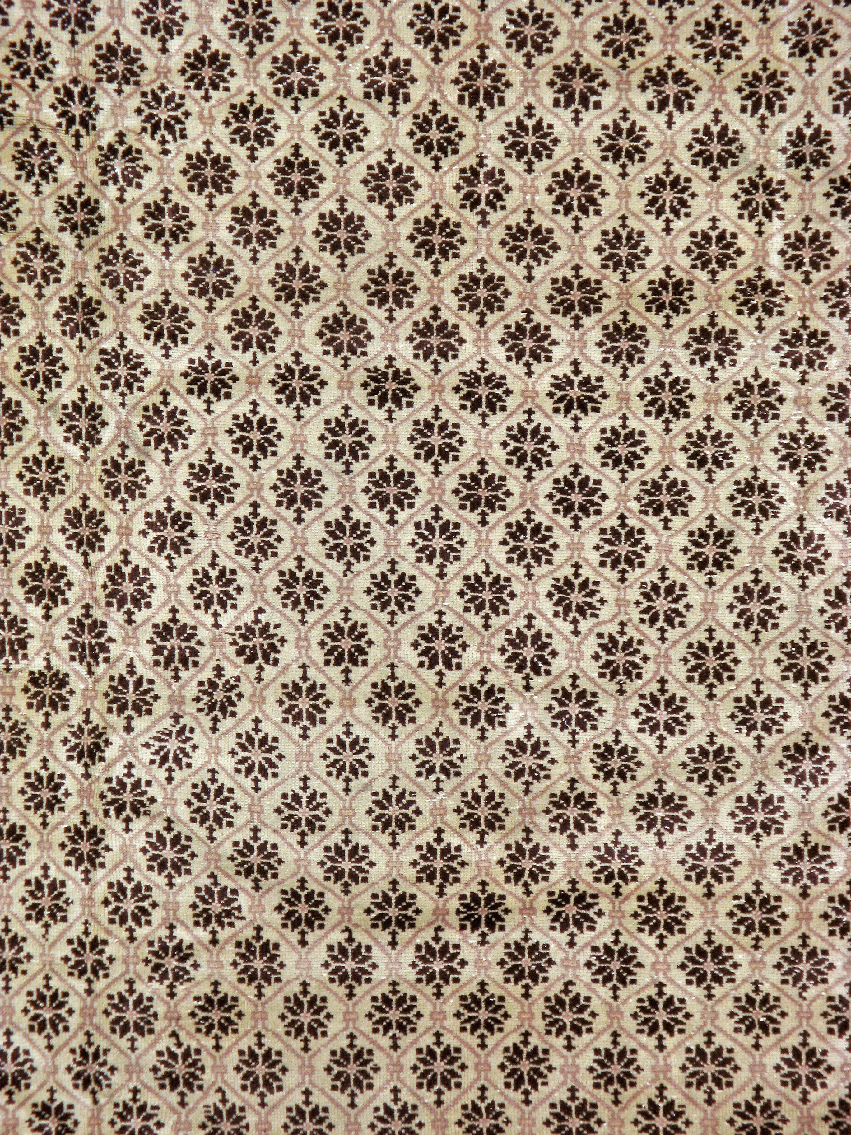 Ein türkischer anatolischer Teppich aus dem zweiten Viertel des 20. Jahrhunderts.
